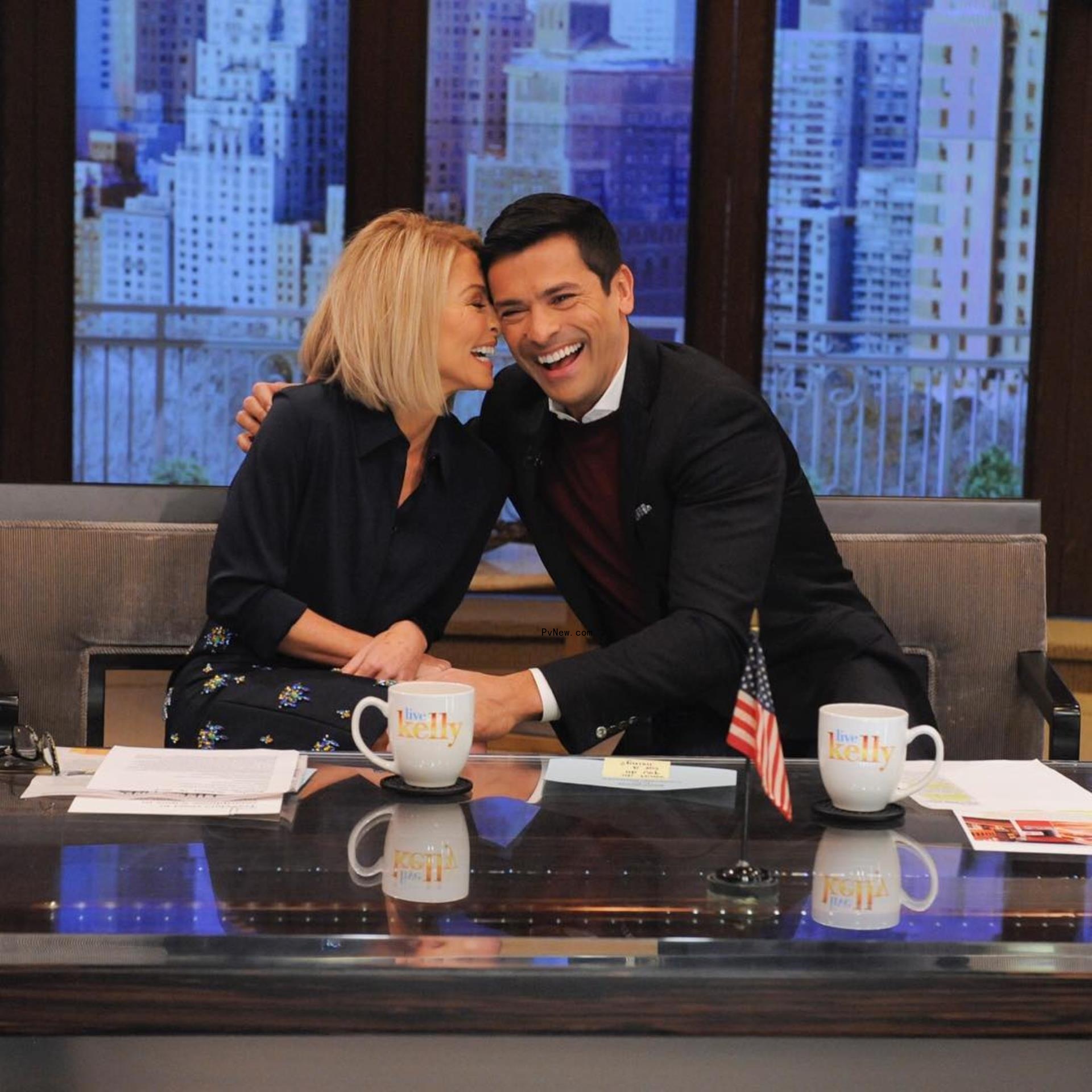 Mark Co<i></i>nsuelos and Kelly Ripa.