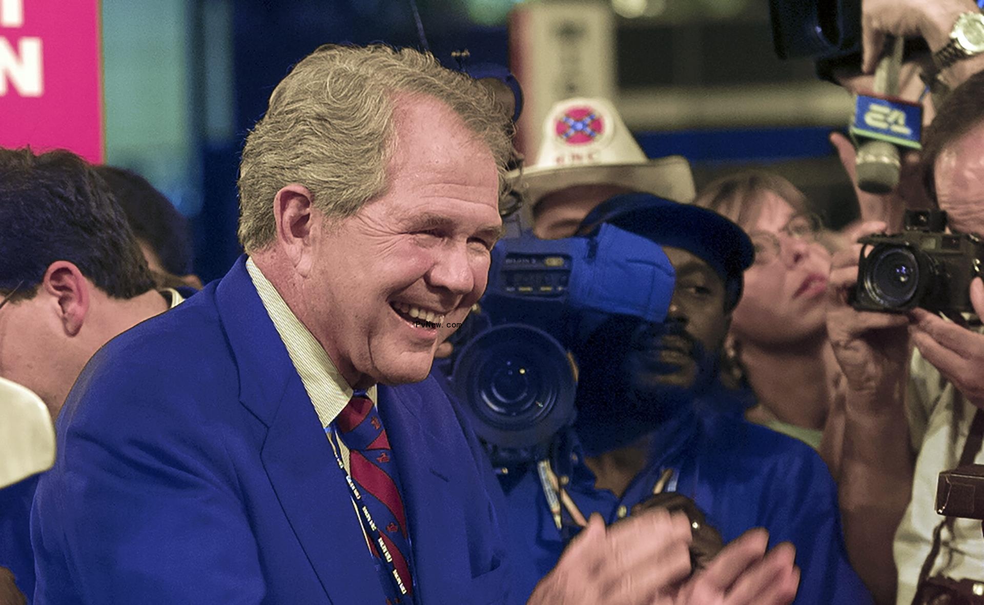 Pat Robertson, Televangelist Who Launched Christian Broadcasting Network, Dies at 93