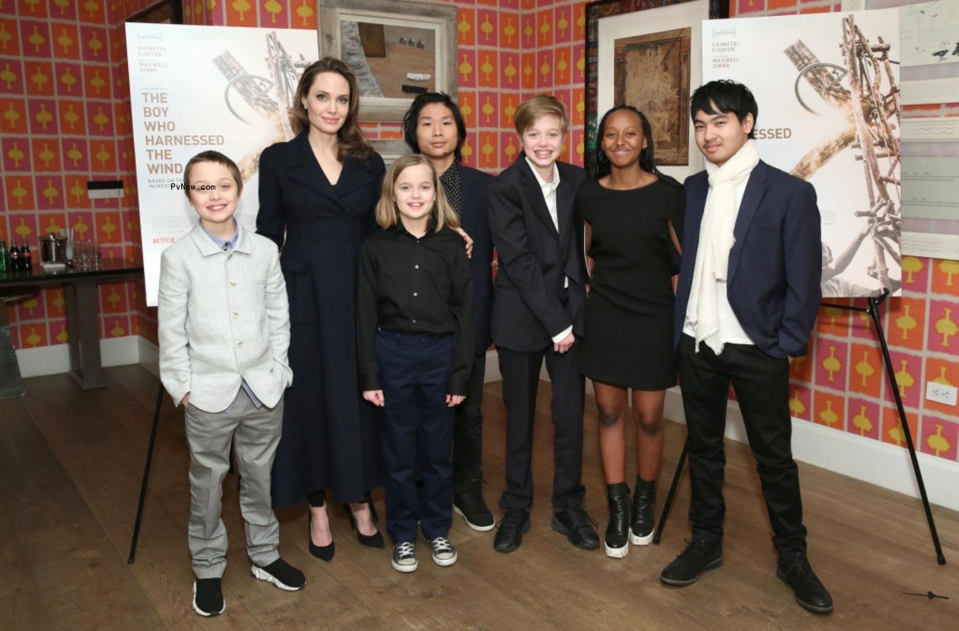 Shiloh Jolie-Pitt, Zahara Jolie-Pitt, Angelina Jolie, Vivienne Jolie-Pitt, Pax Jolie-Pitt, Knox Jolie-Pitt, Maddox Jolie-Pitt
