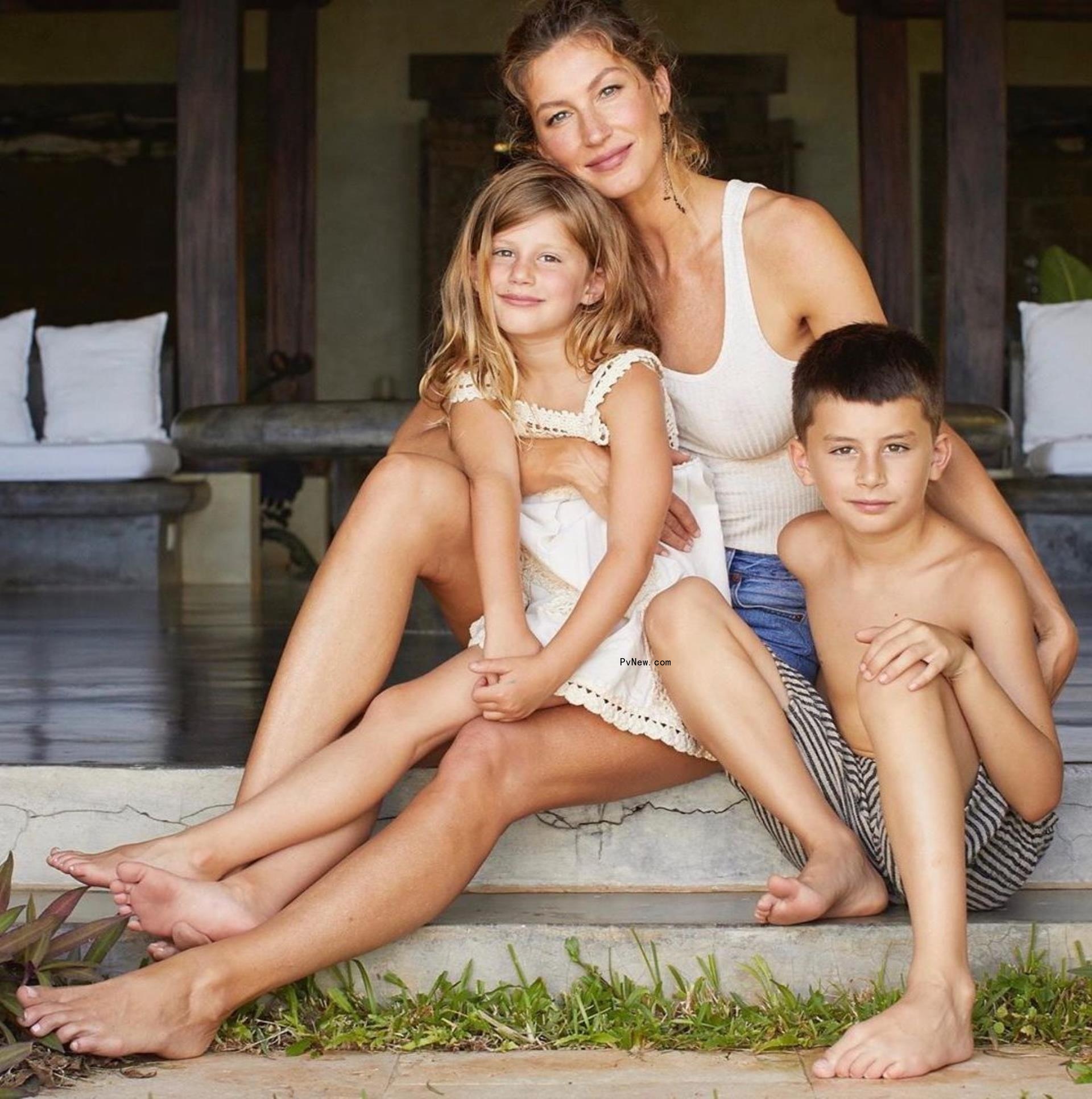 Gisele Bundchen with her two children