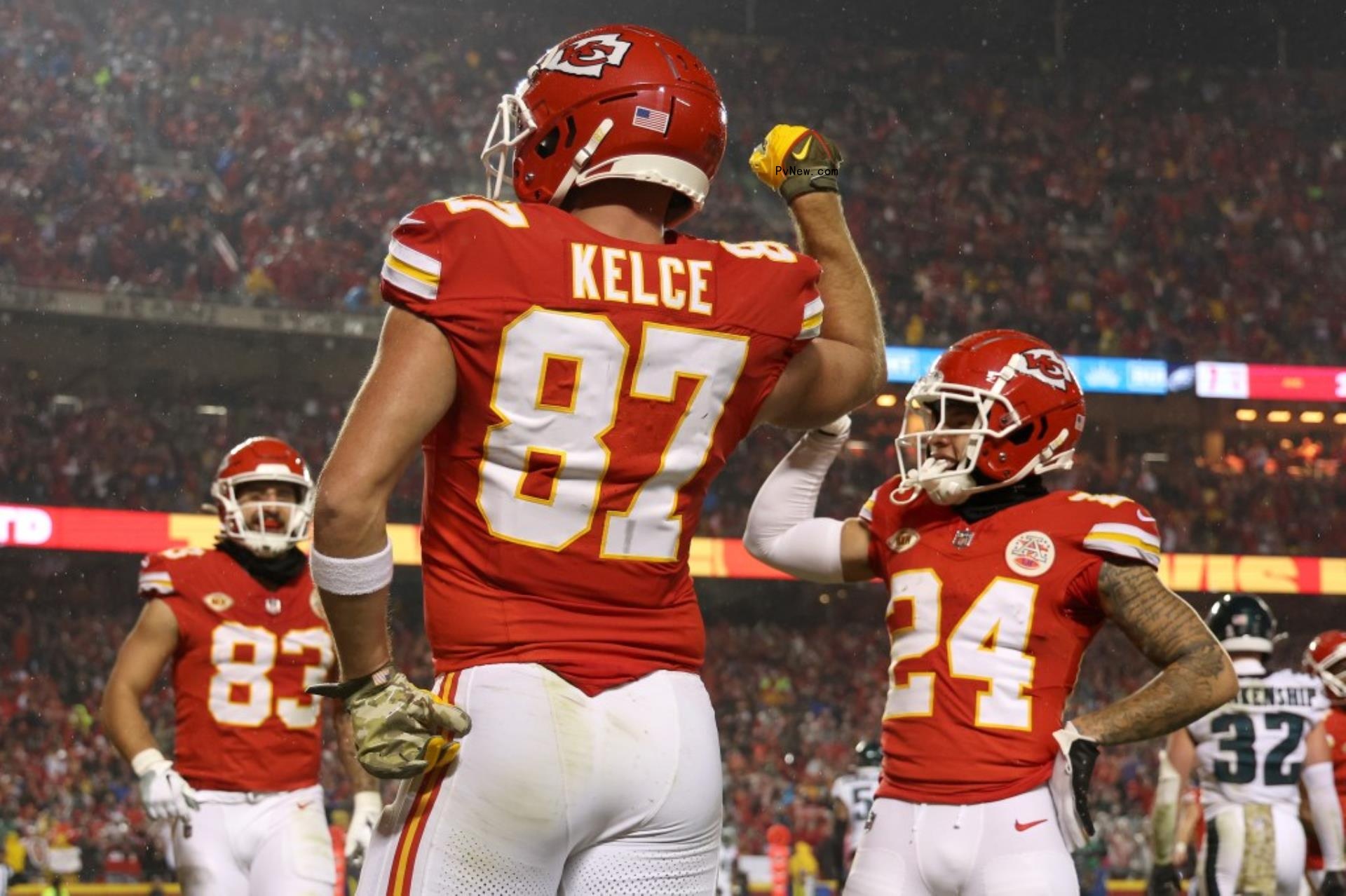 Travis Kelce in his Chiefs uniform
