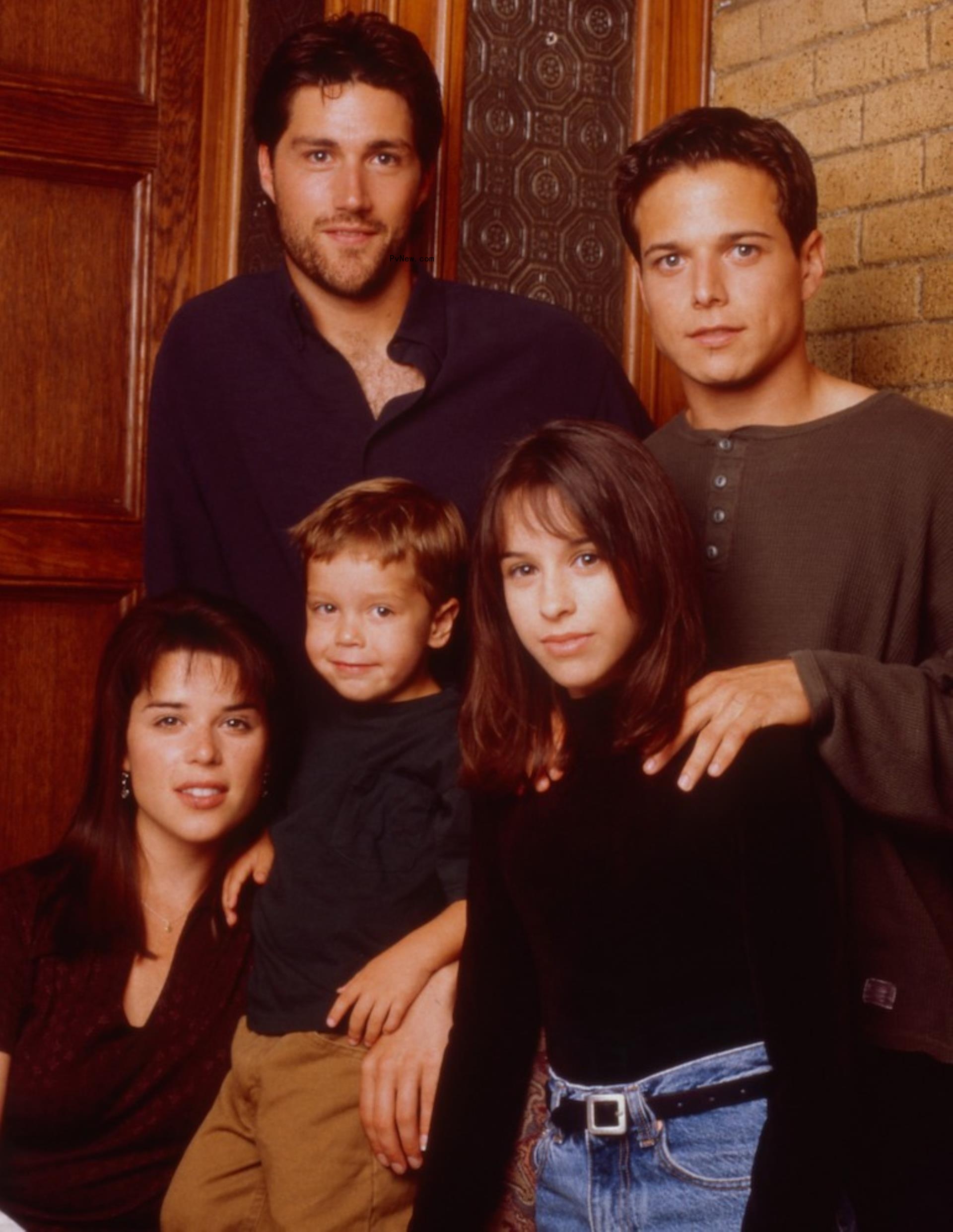 ‘Party of Five’ Siblings Scott Wolf and Lacey Chabert Reuniting for Hallmark Channel Christmas Movie