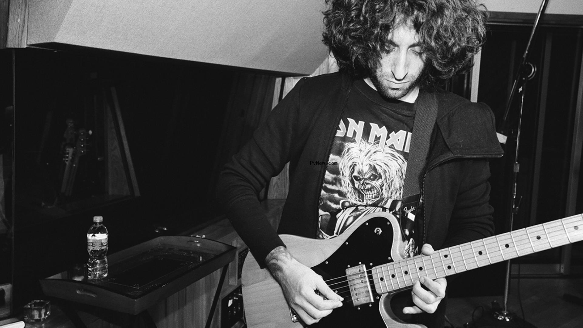 Joe Trohman Opens Up a<i></i>bout Fall Out Boy and Mental Illness in New Memoir, ‘None of this Rocks’