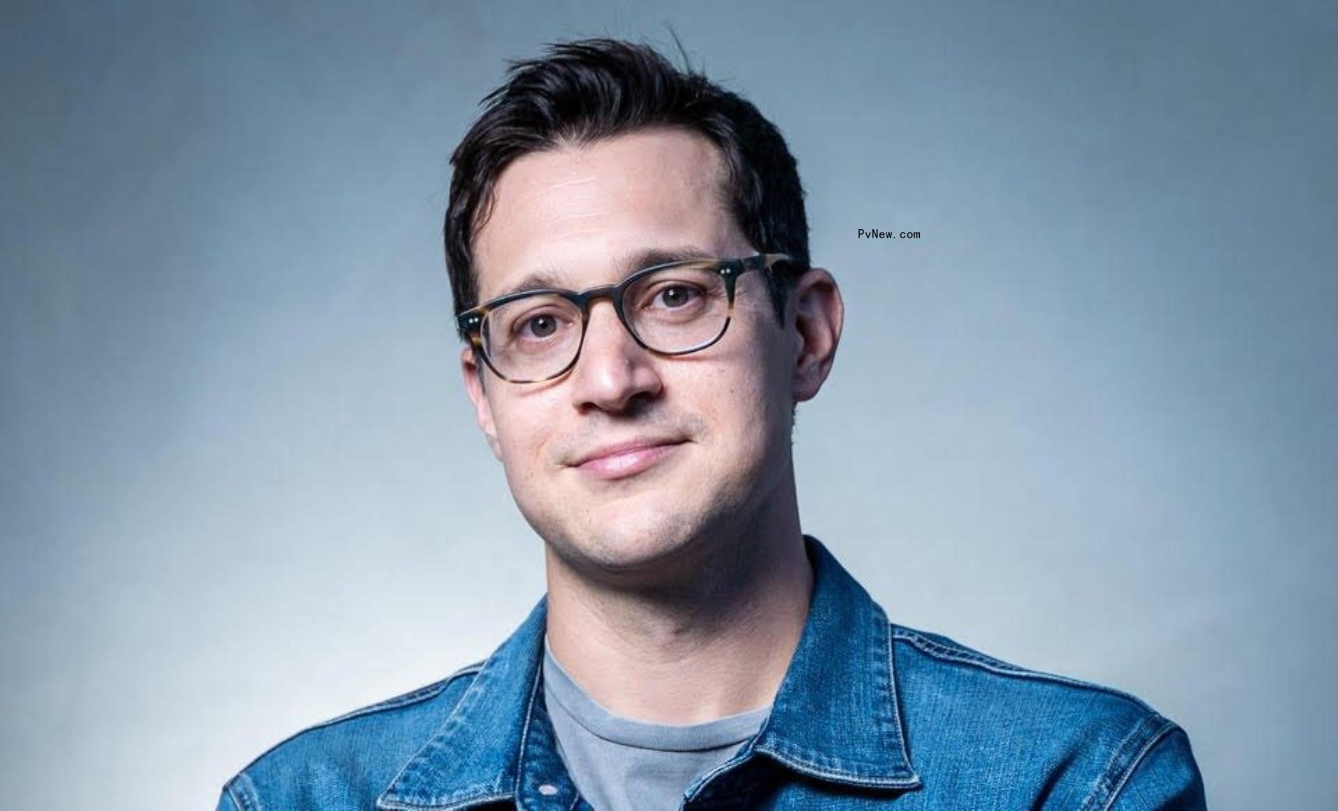 HBO Max to Develop Dan Levy Multi-Cam Comedy ‘Exit Strategy’