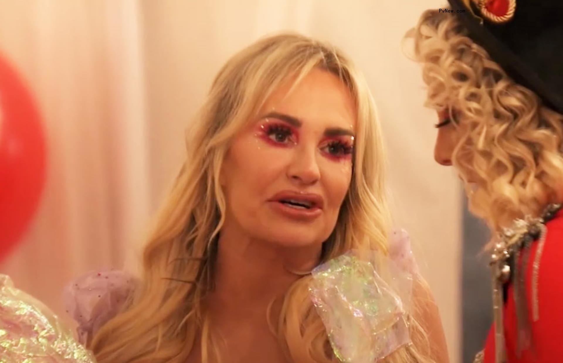 Taylor Armstrong talking on