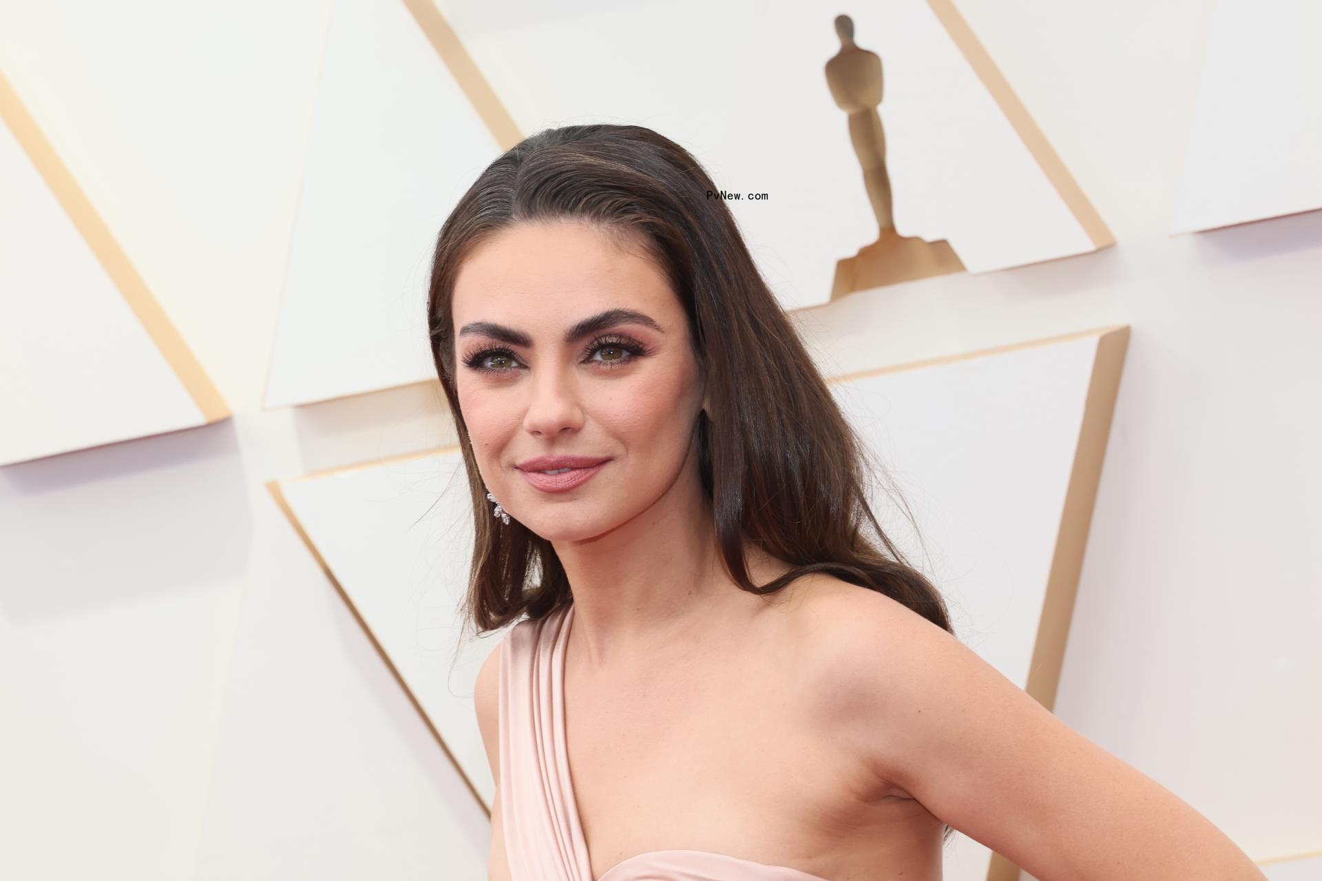 Mila Kunis Co<i></i>nfirms She Lied a<i></i>bout Her Age to Land ‘That ’70s Show’ at 14 Years Old: ‘I’d Like to Make It Very Clear That I Did Lie’