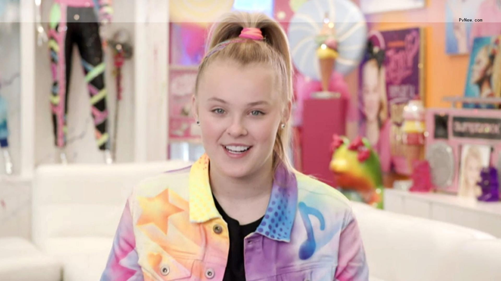 JoJo Siwa Says Changing Her Hair Was Harder Than Coming Out to Her Mom