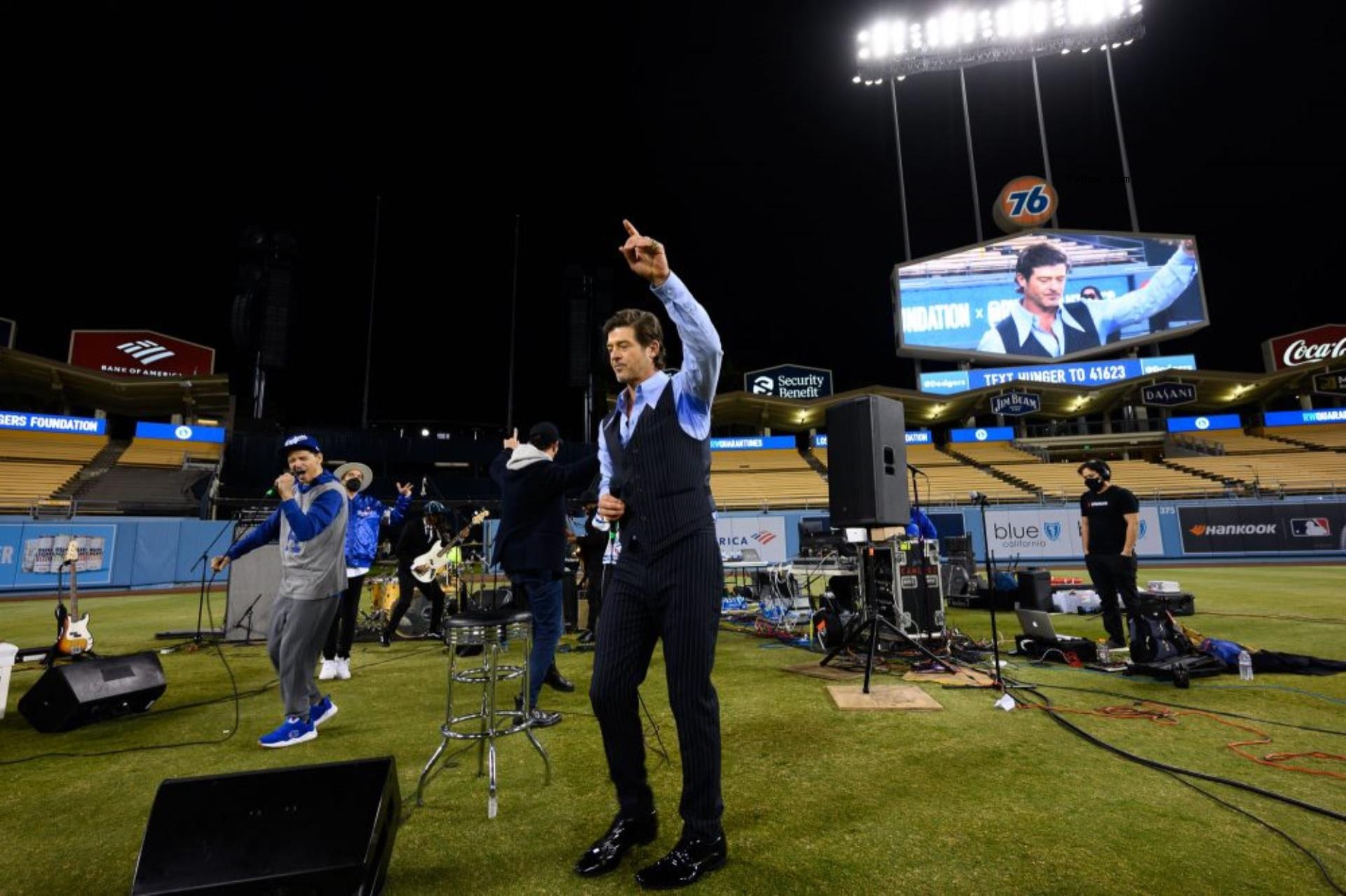 Richard and Demi Weitz’s RWQuarantunes Goes Live From Dodger Stadium, Raises $1.1M With Dodgers Foundation