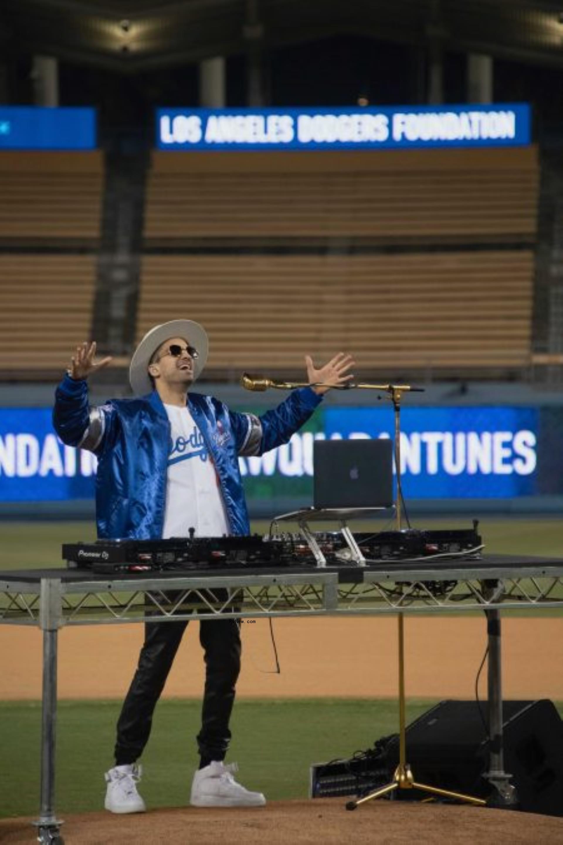 Richard and Demi Weitz’s RWQuarantunes Goes Live From Dodger Stadium, Raises $1.1M With Dodgers Foundation