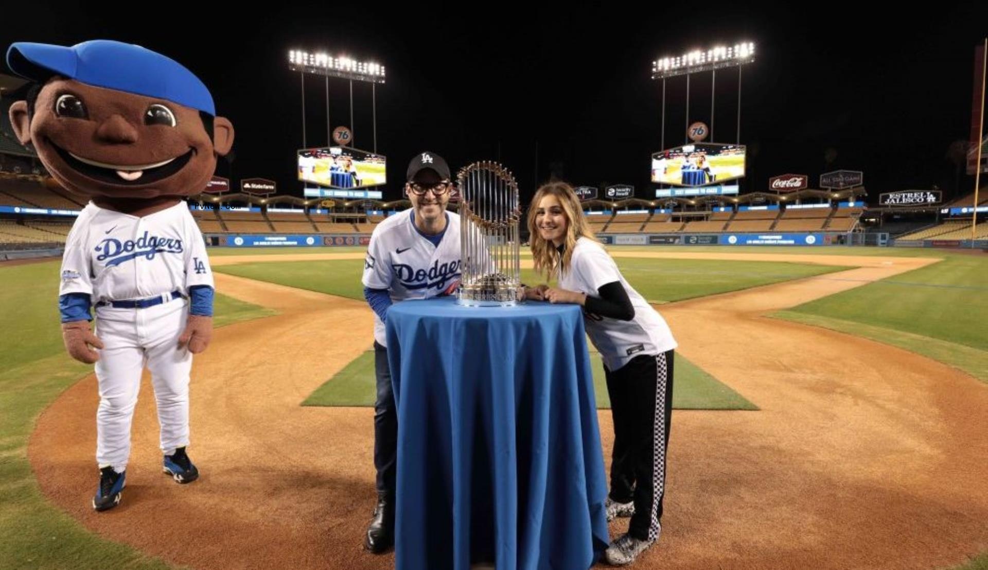 Richard and Demi Weitz’s RWQuarantunes Goes Live From Dodger Stadium, Raises $1.1M With Dodgers Foundation