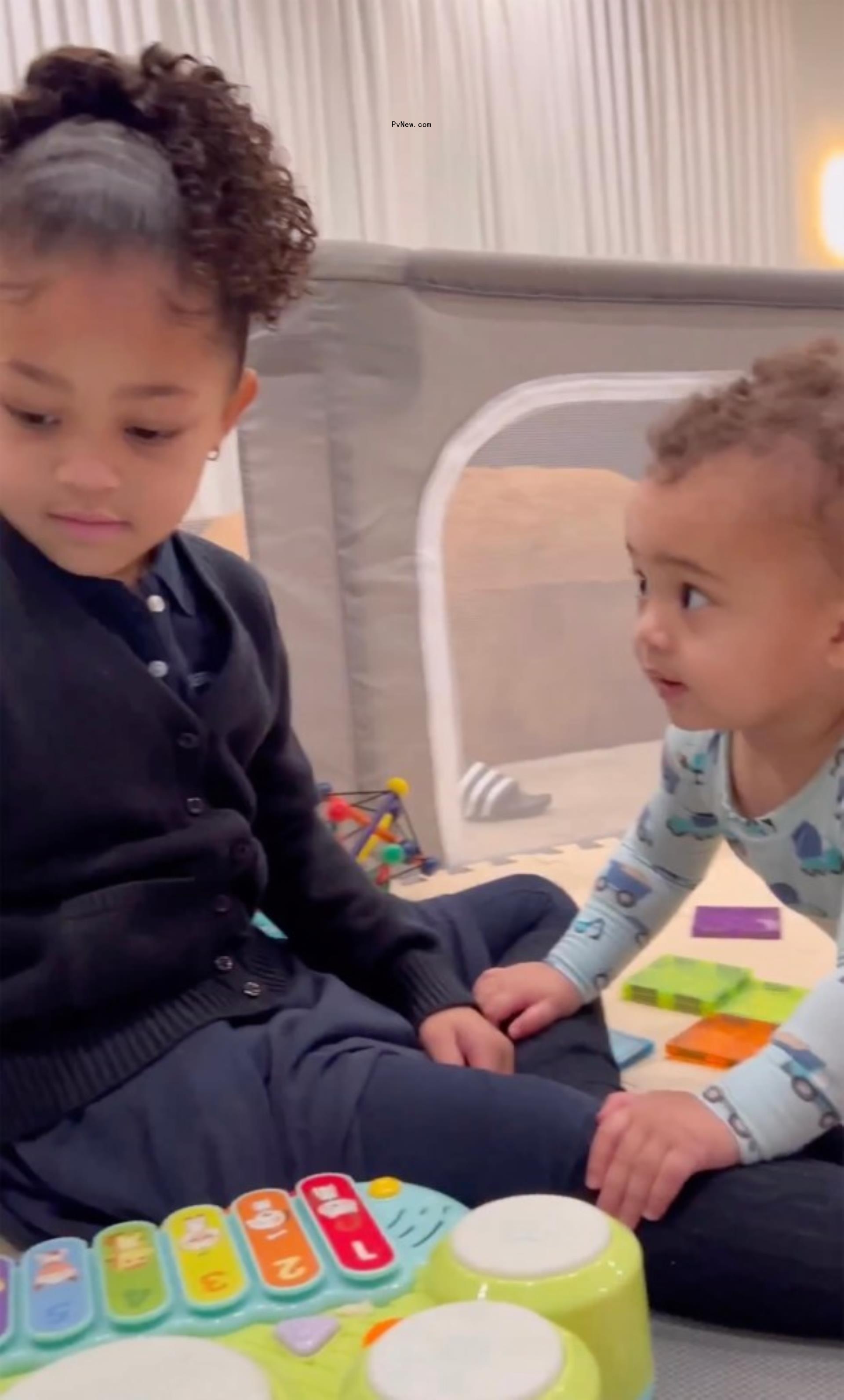 Stormi and Aire Webster playing together.