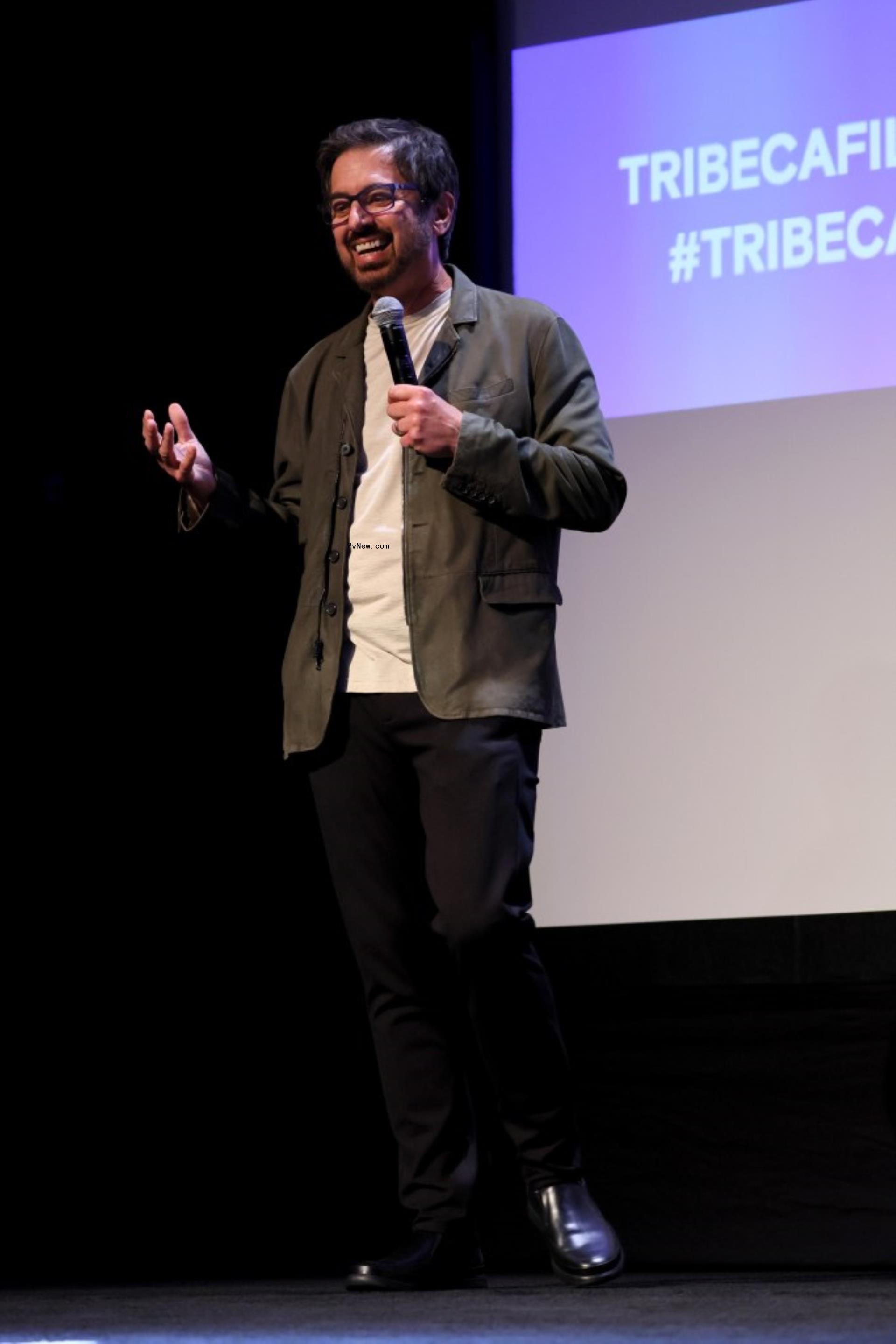 Ray Romano on stage.