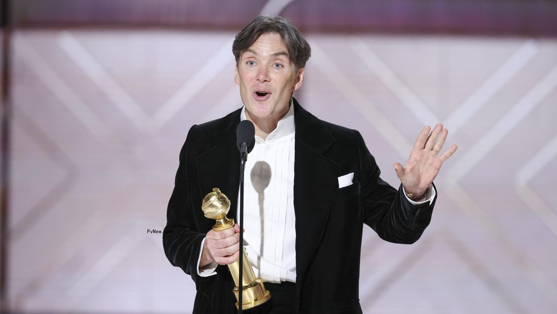 Cillian Murphy Jabs Christopher Nolan for ‘Lack of Seating Options’ on His Sets as He Wins Best Actor Golden Globe for ‘Oppenheimer’