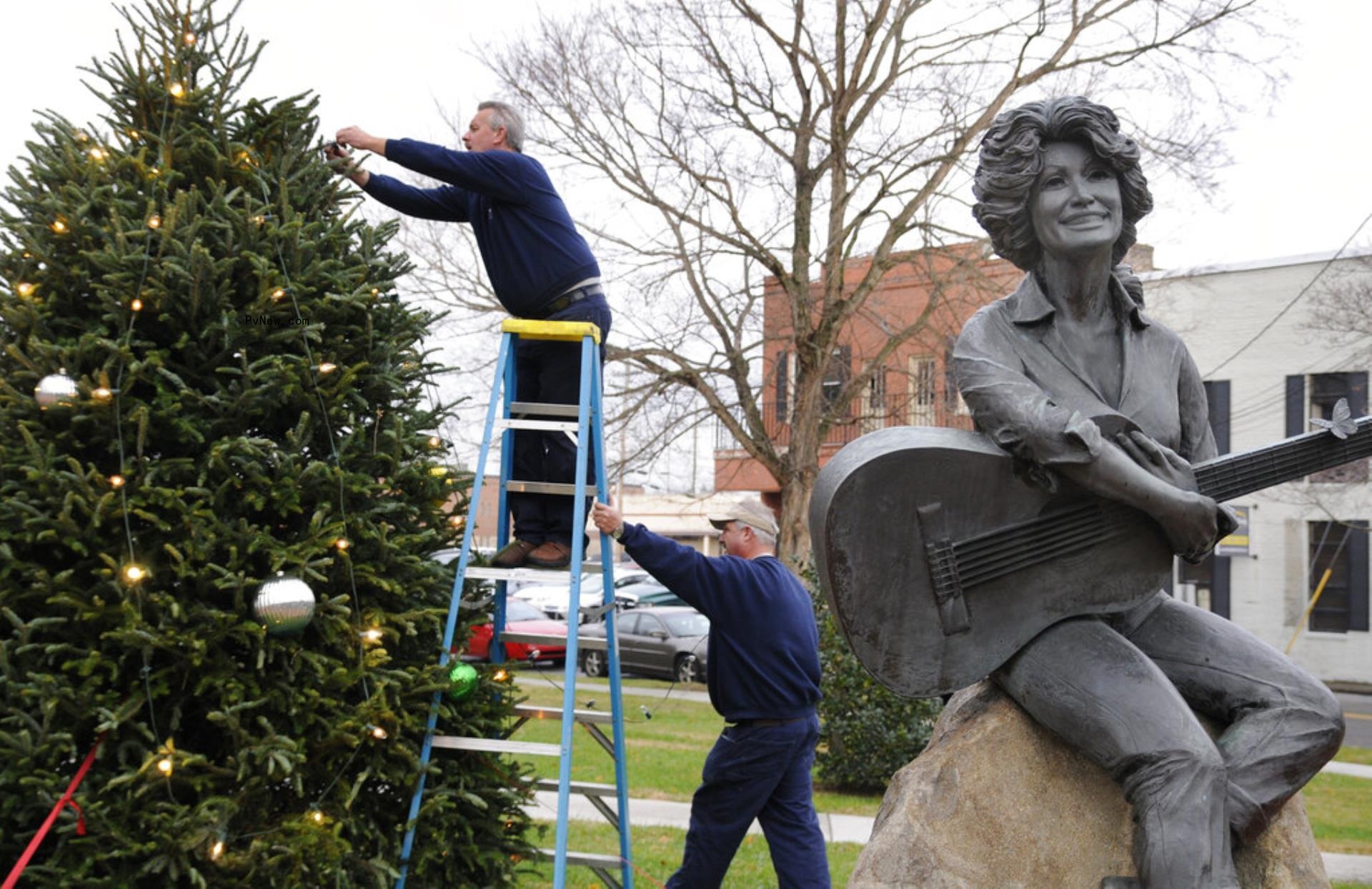 Dolly Parton Says Thanks but No Thanks to Statue at Tennessee Capitol