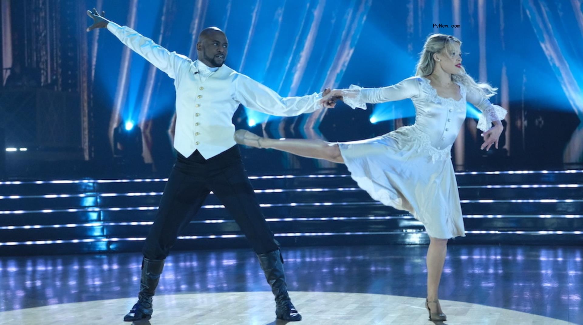 ‘Dancing With the Stars’: Selma Blair Sets New Perso<i></i>nal Best Score After Experiencing a ‘Wake Up Call’