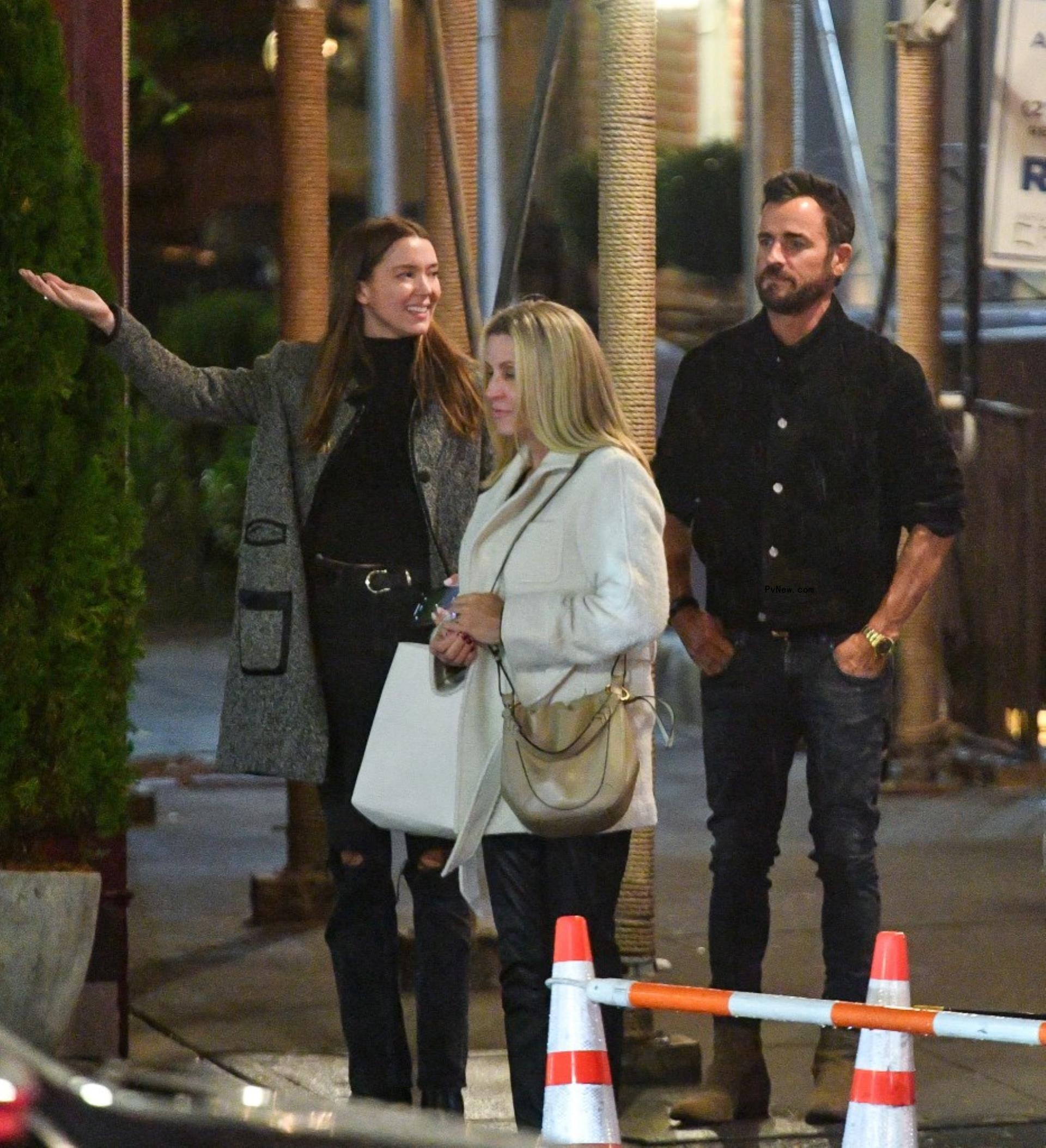 Justin Theroux, Nicole Brydon Bloom and her parents