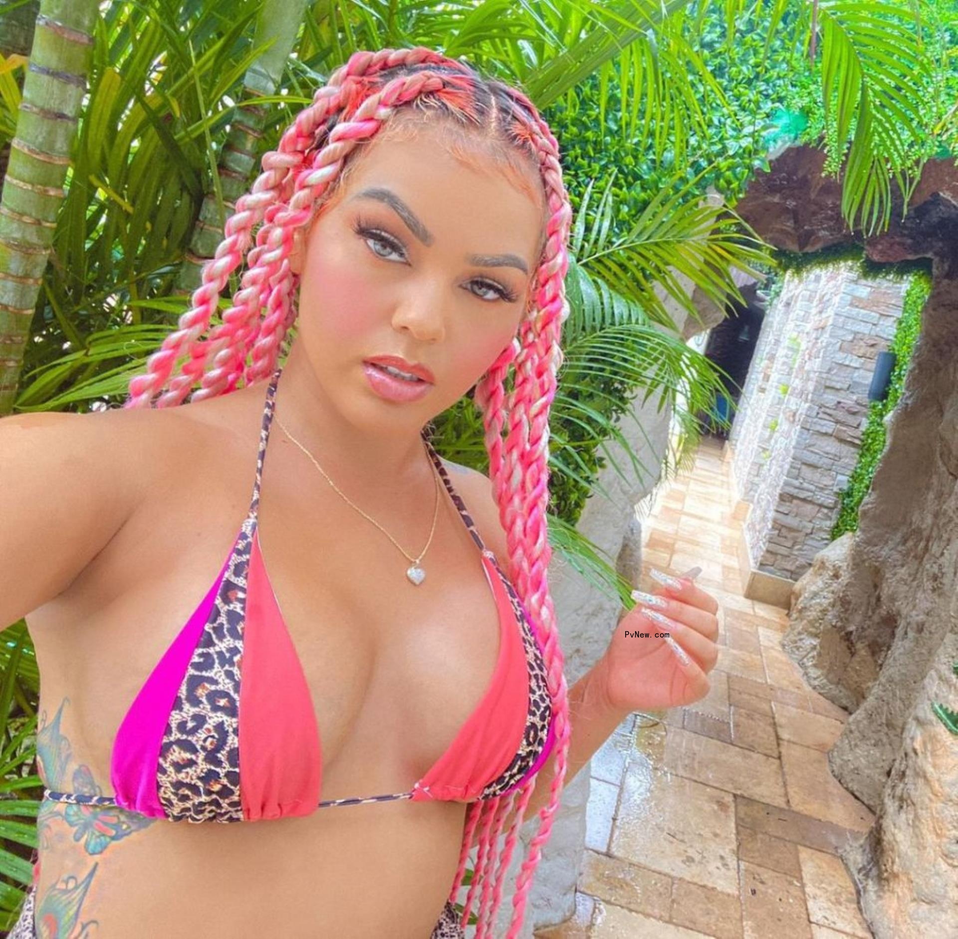 jacky oh selfie in a bikini