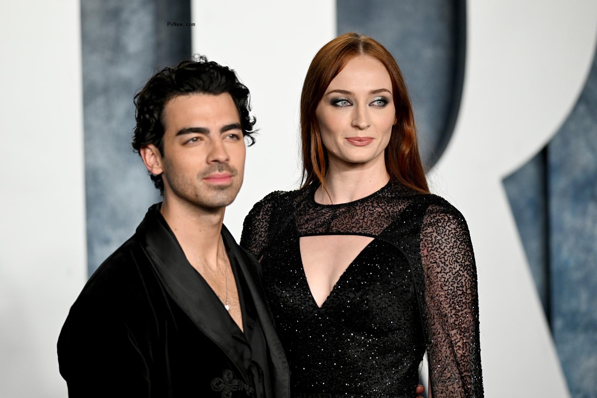 Sophie Turner and Joe Jo<i></i>nas at a red carpet event.
