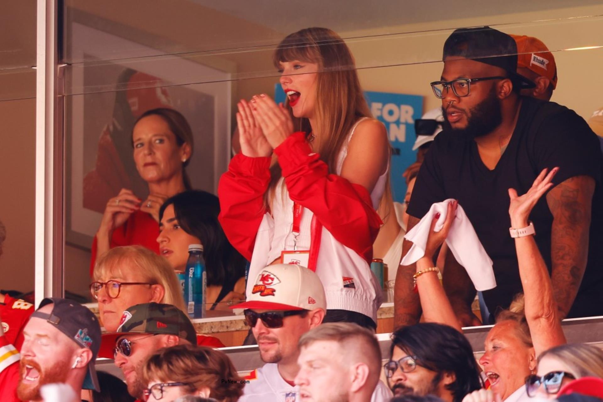 taylor swift at chiefs game 
