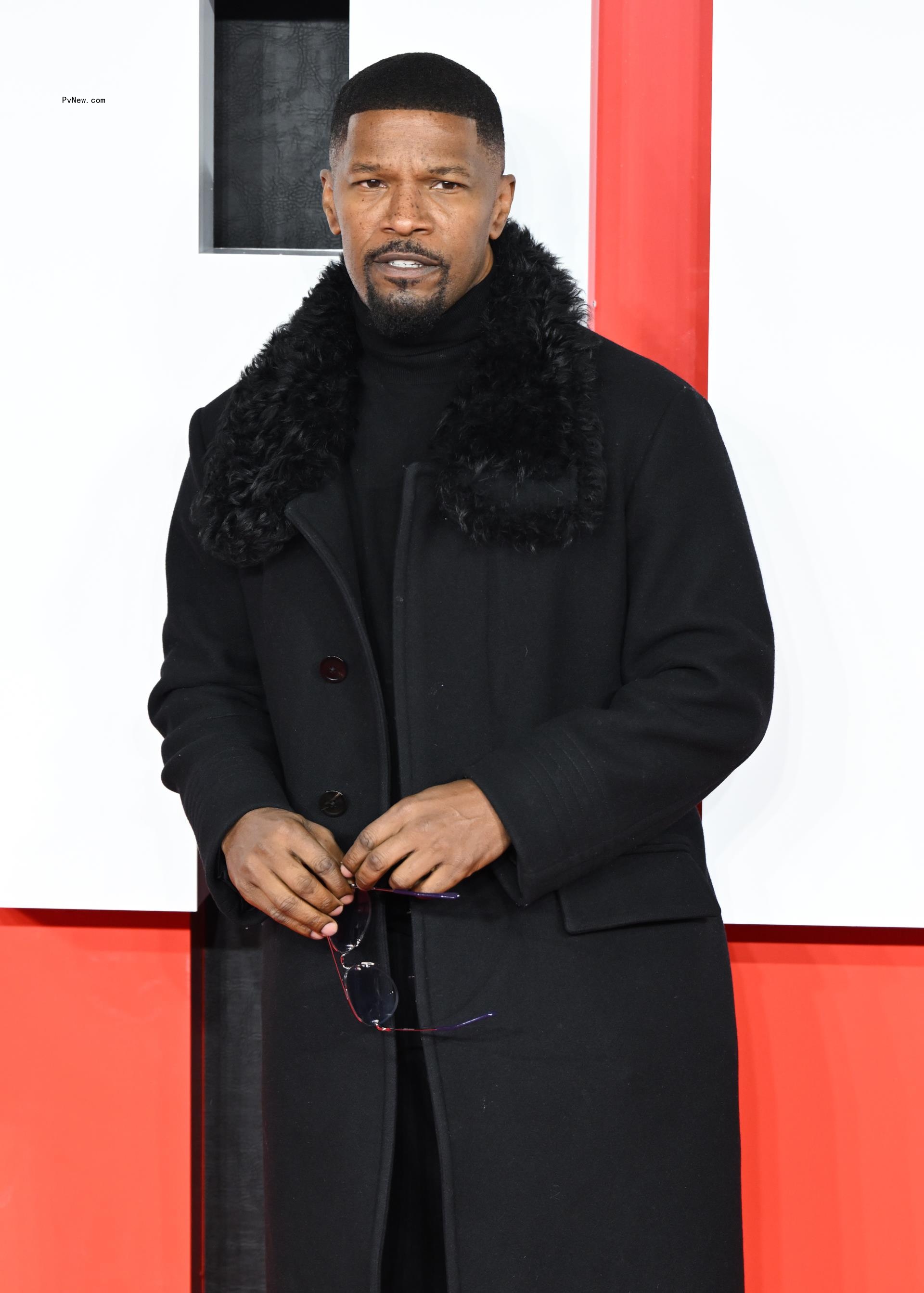 Jamie Foxx wears black outfit