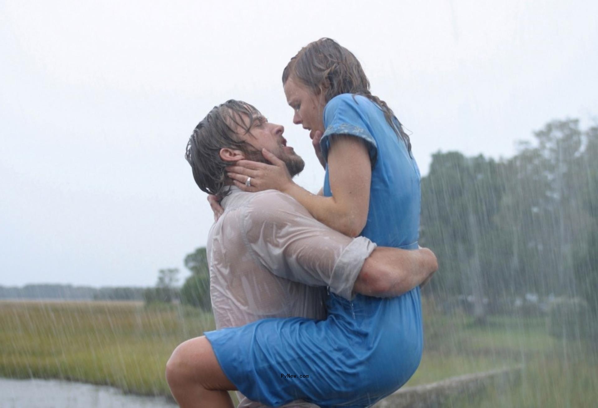 Rachel McAdams and Ryan Gosling in 