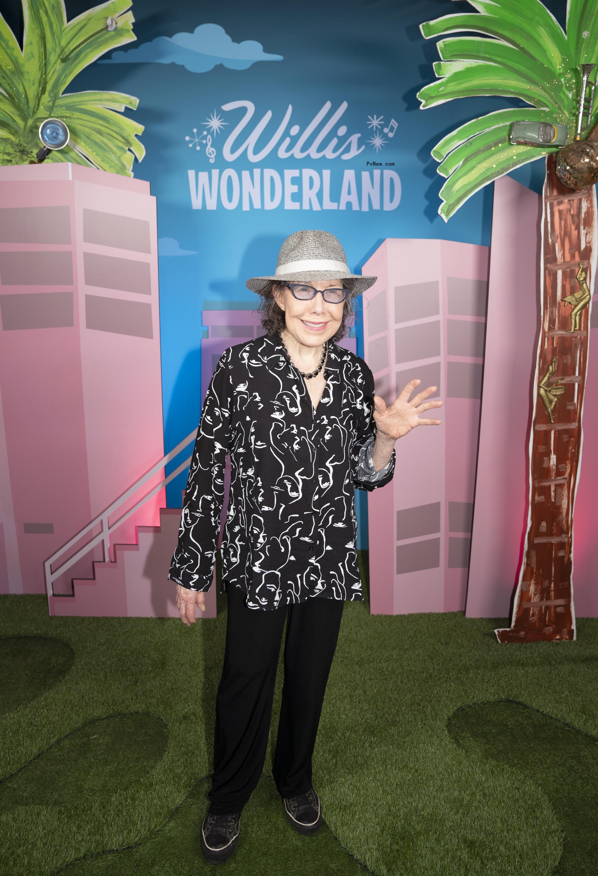 Lily Tomlin and RuPaul Celebrate Allee Willis, Who Wrote ‘Friends’ Theme Song, at Willis Wo<i></i>nderland Benefit