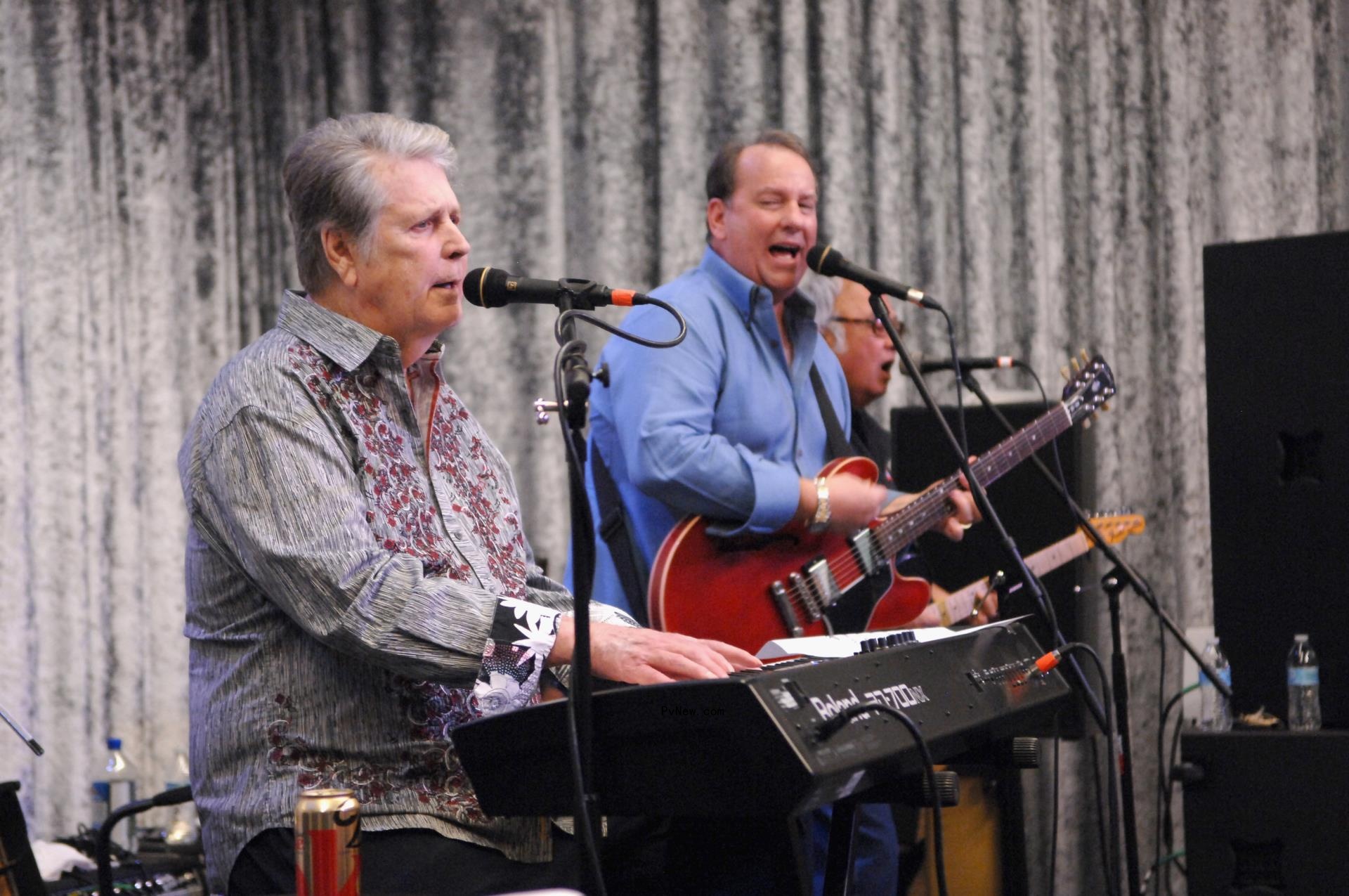 Jeffrey Foskett, Lo<i></i>ngtime Member of Beach Boys and Brian Wilson Touring Bands, Dies at 67