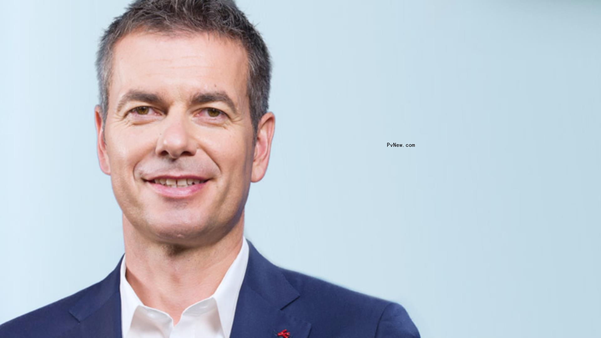 Robert Kyncl Named CEO of Warner Music Group