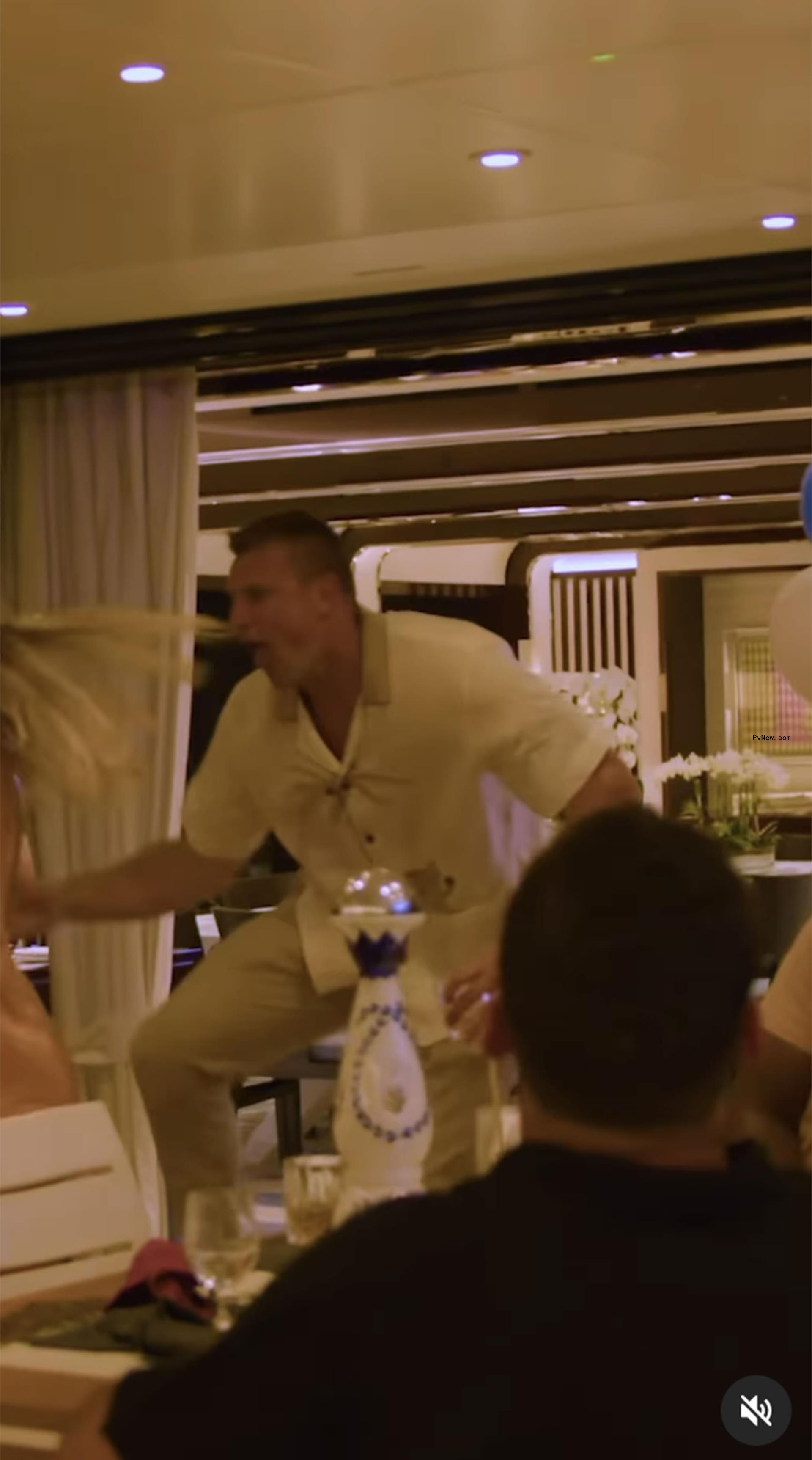 Rob Gro<i></i>nkowski dancing 