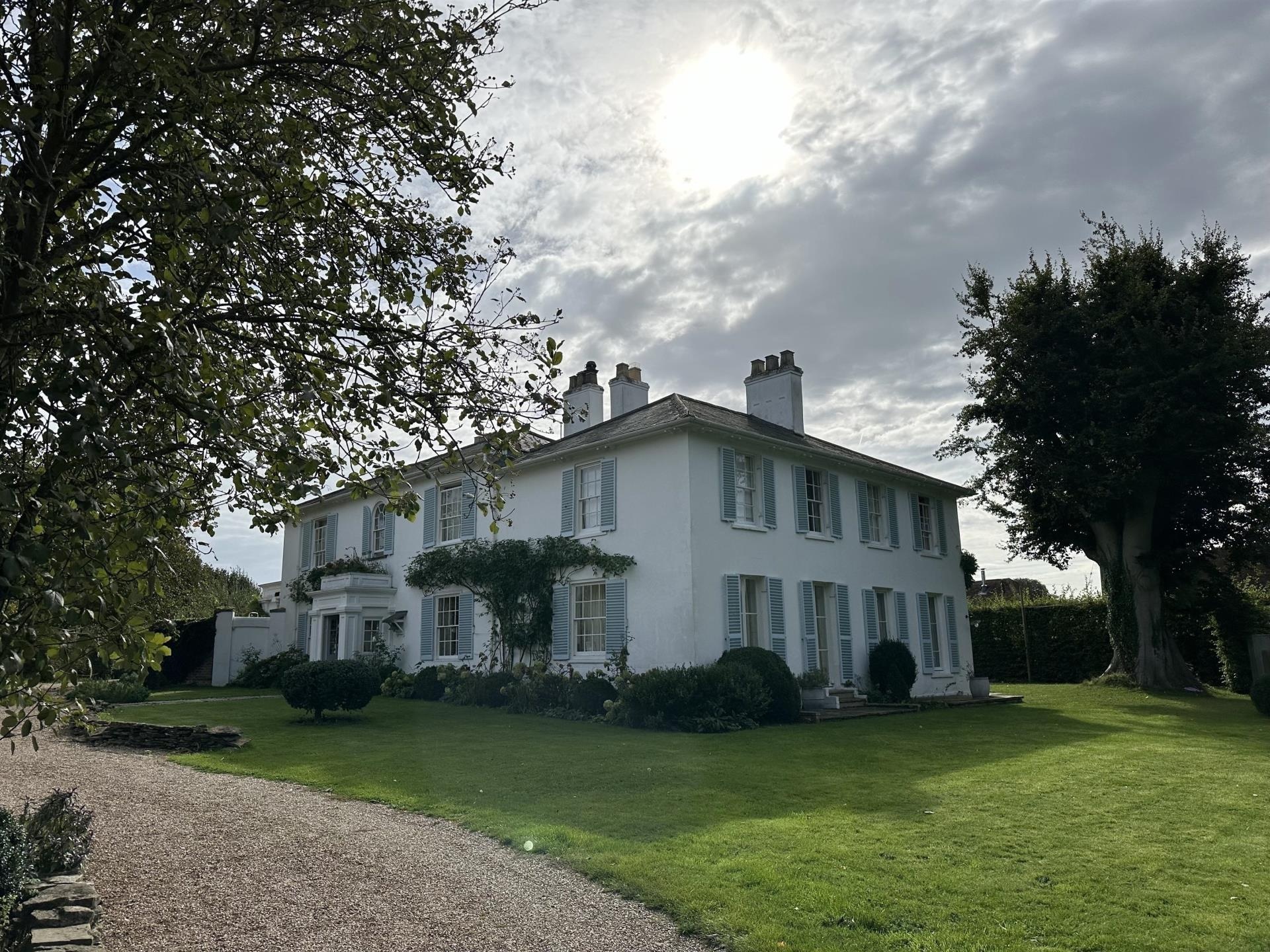 The house Joe Jo<i></i>nas and Sophie Turner planned to buy in the UK.