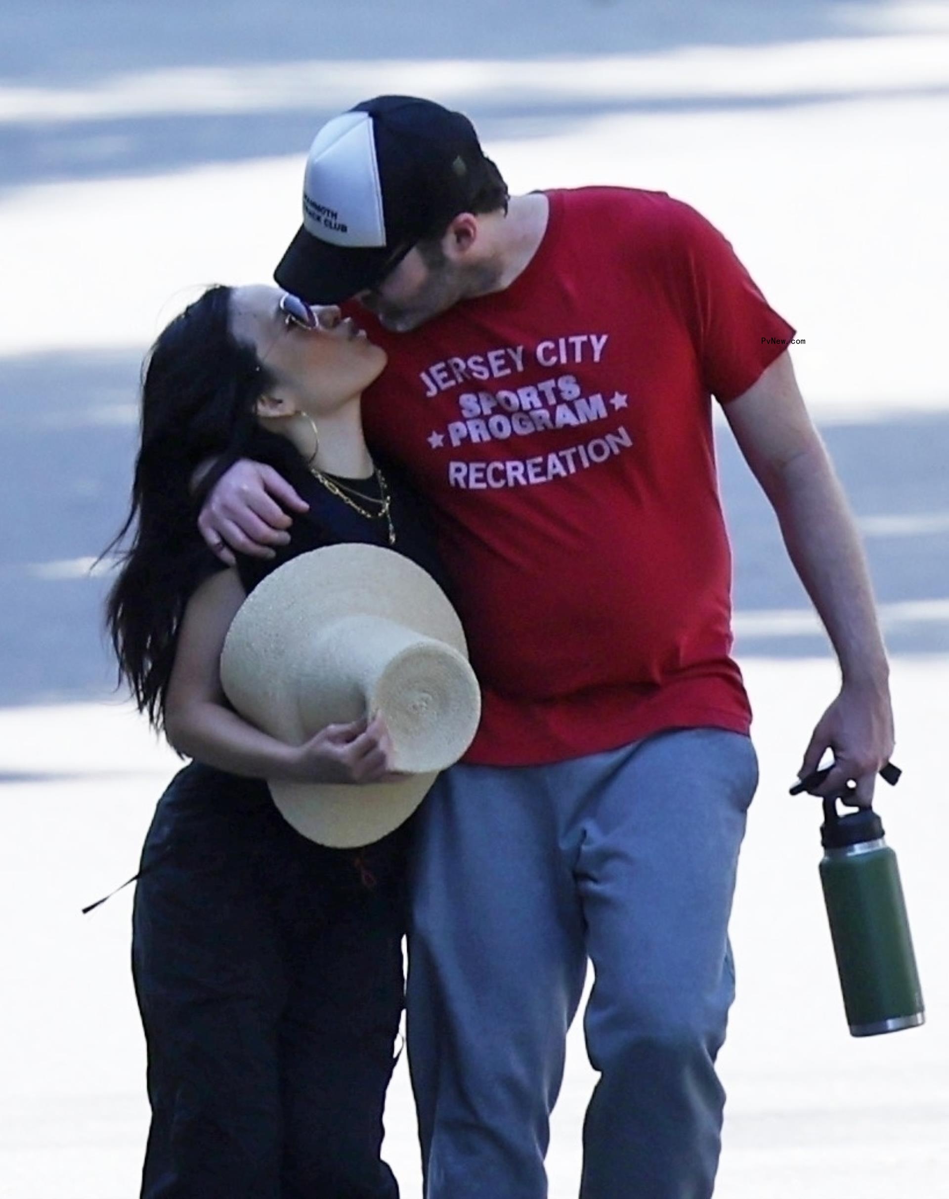 Bill Hader kisses Ali Wong
