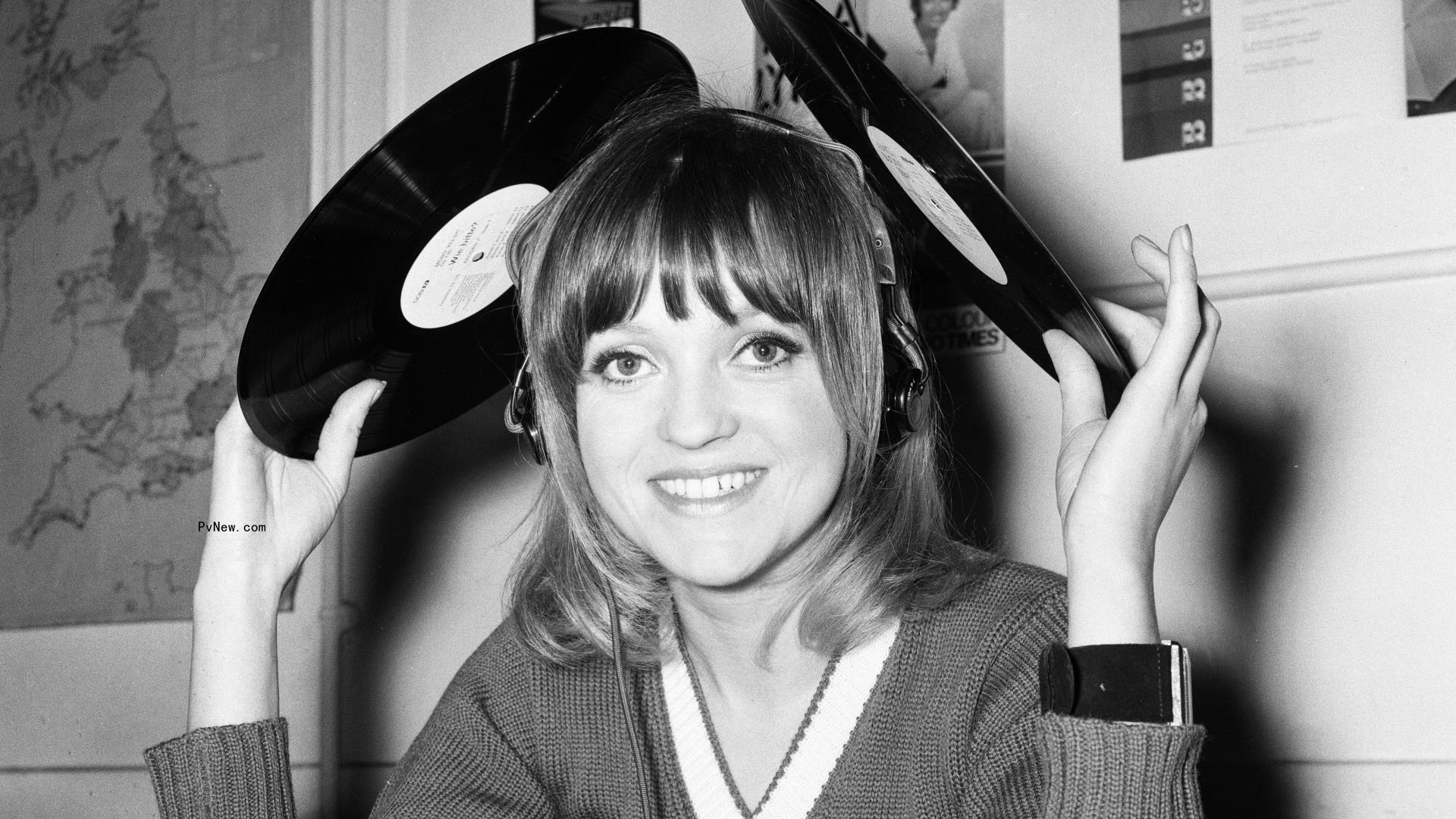 Annie Nightingale, Pio<i></i>neering BBC Radio DJ, Dies at 83