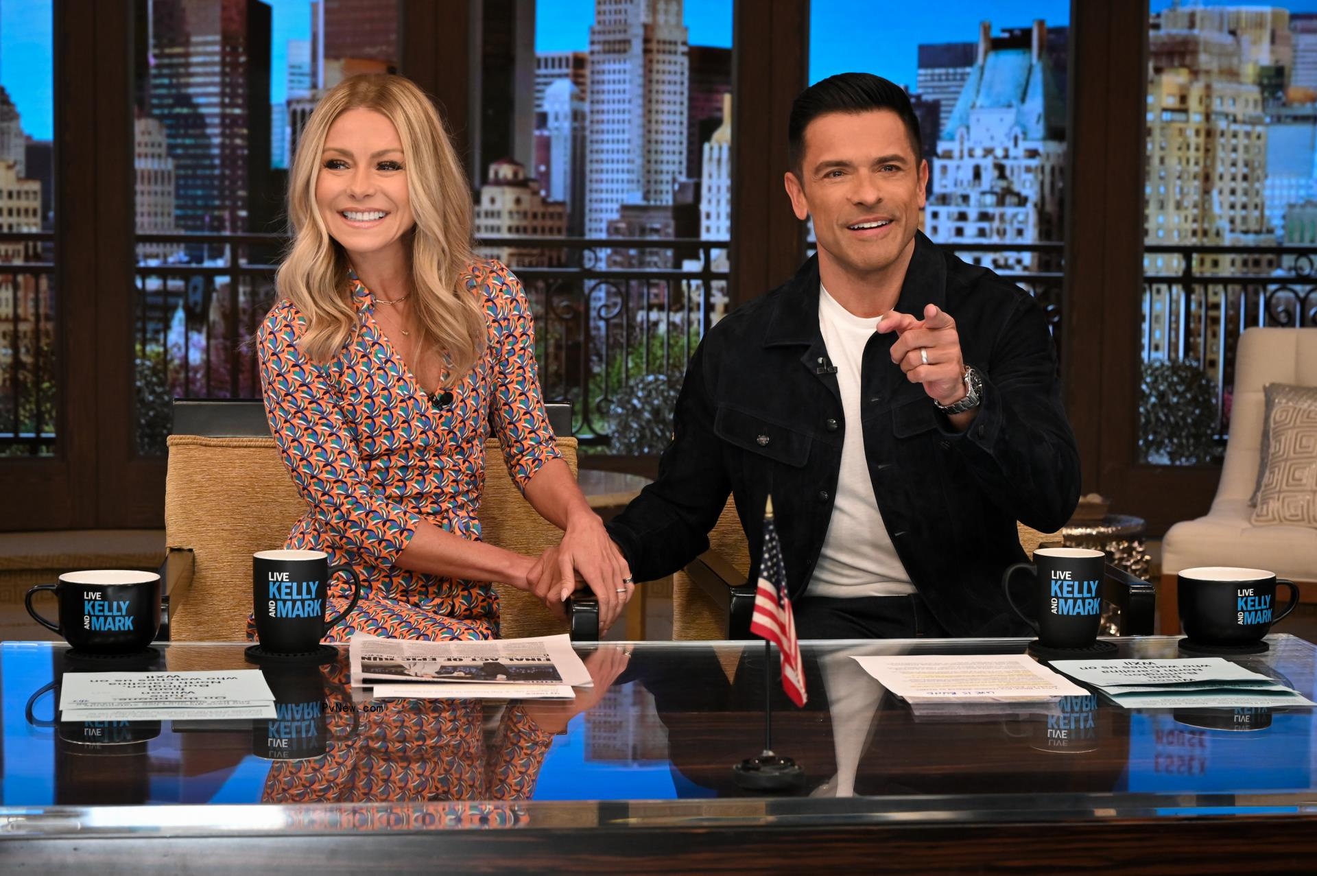 Mark Co<i></i>nsuelos and Kelly Ripa co-hosting