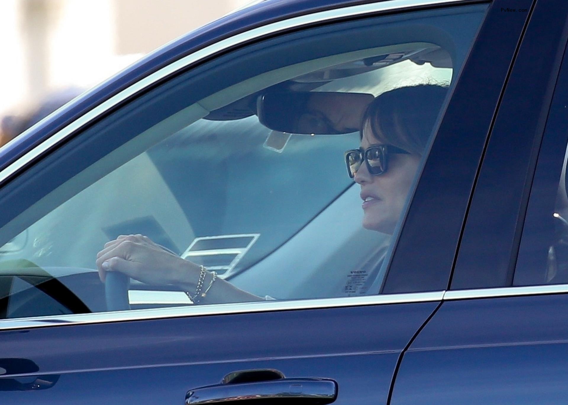 Jennifer Garner in car