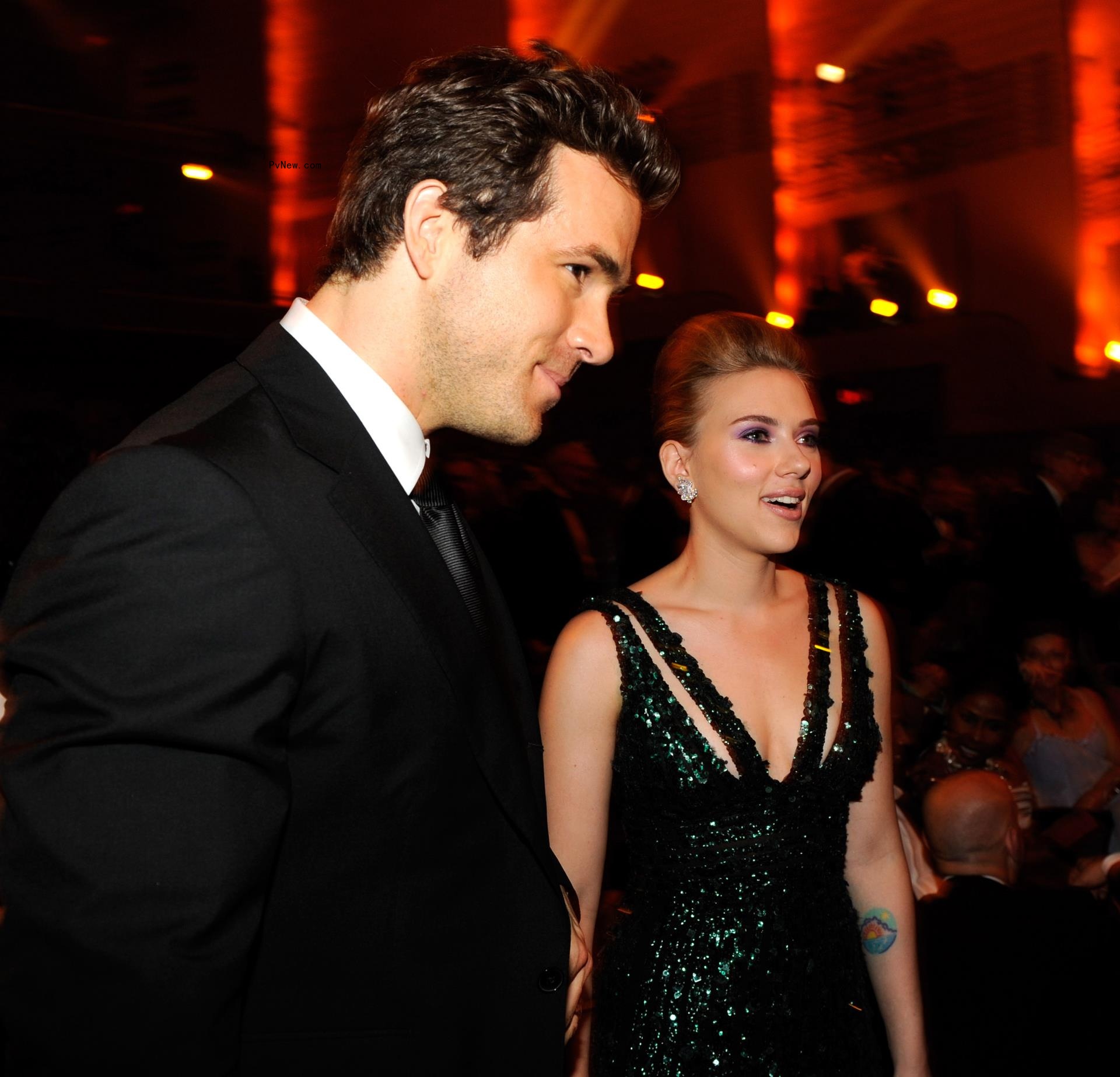 Ryan Reynolds and Scarlett Johansson at the 2010 Tonys