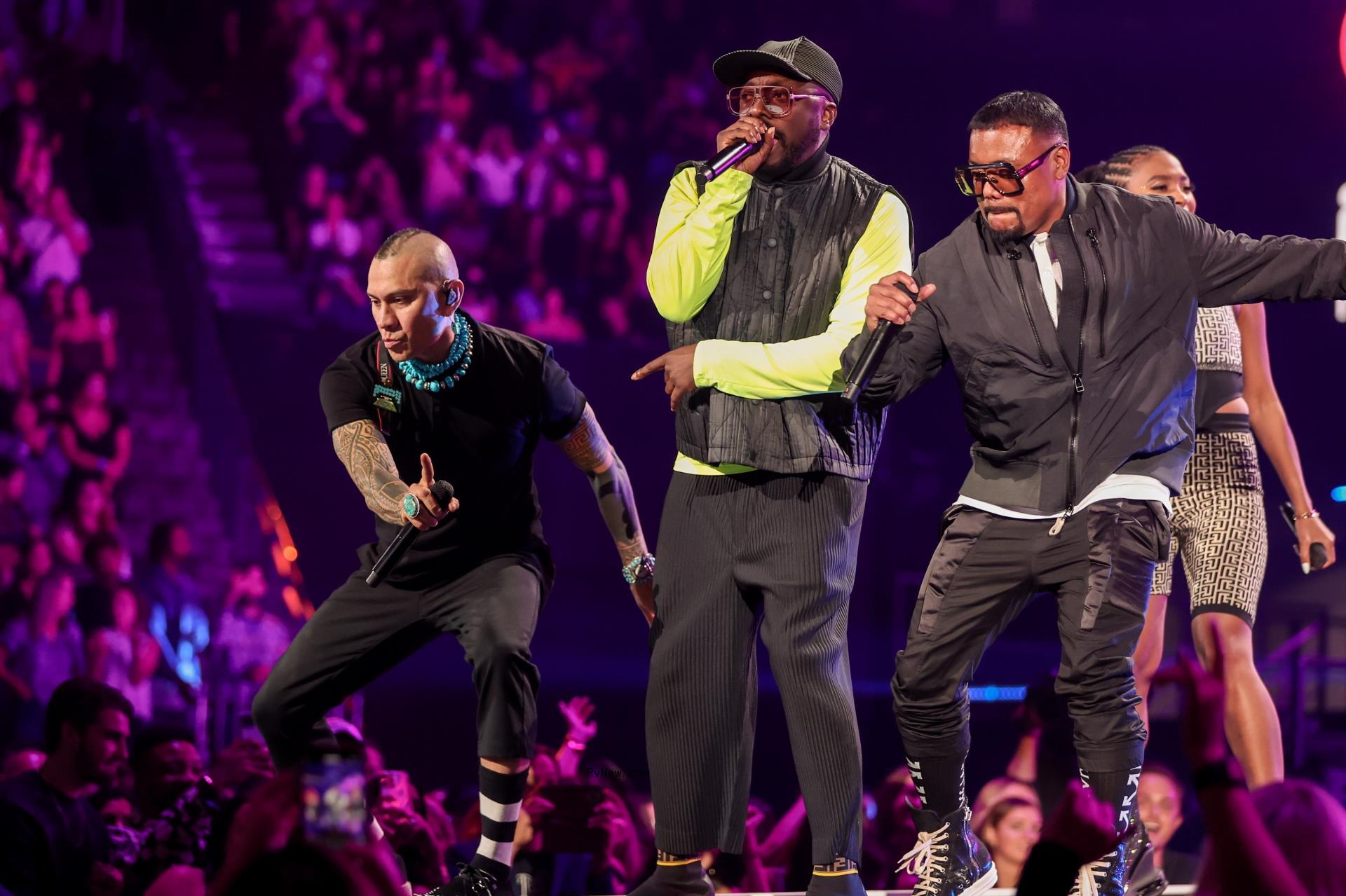 Backstage at the iHeartRadio Music Festival With Maren Morris, Avril Lavigne, Lio<i></i>nel Richie, Morgan Wallen, Kim Petras and Sam Smith, More