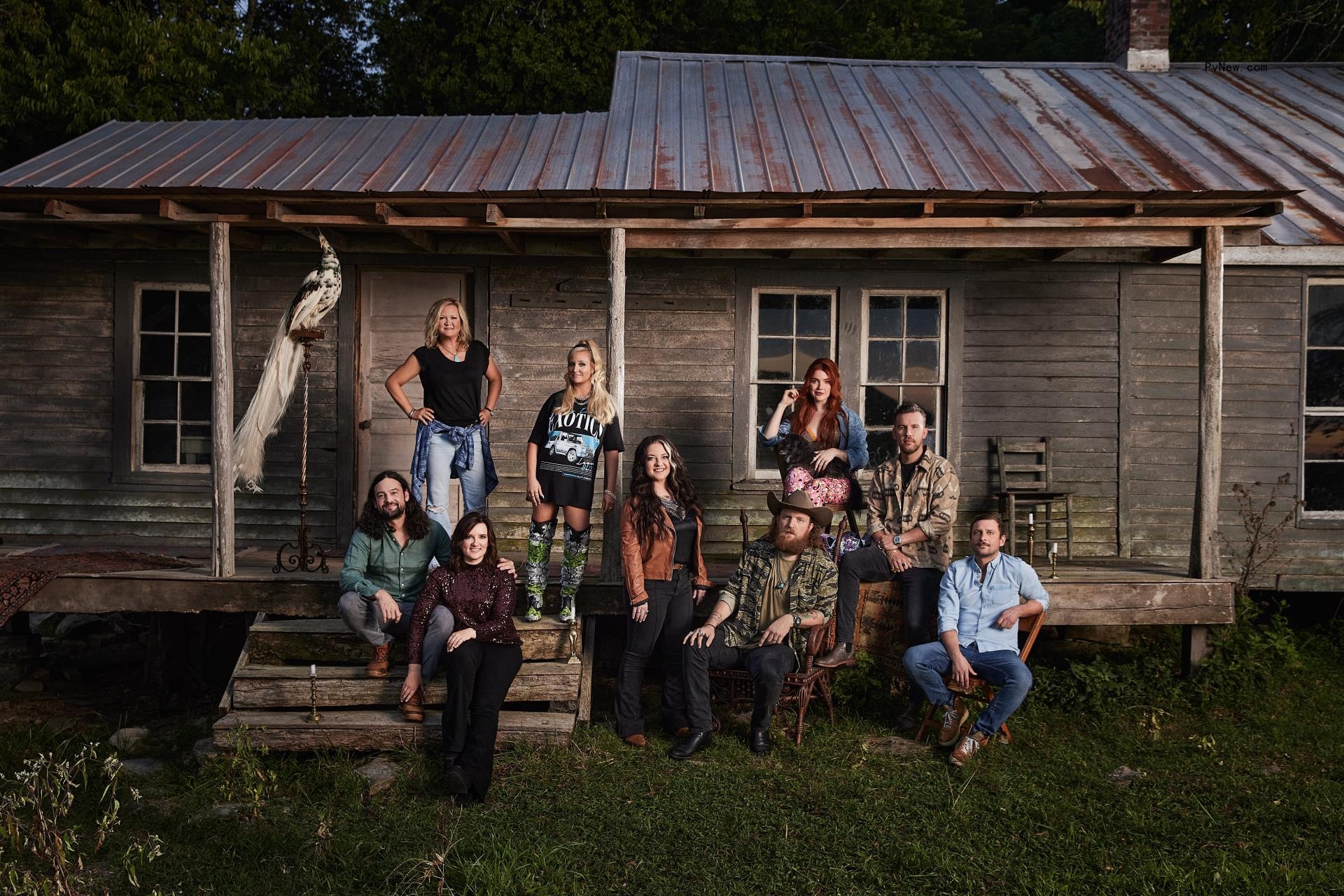 Ashley McBryde Takes a Plucky, Funny Detour With Co<i></i>ncept Album ‘Lindeville,’ Wher<i></i>e a Small Town Meets a Big Country Music Cast