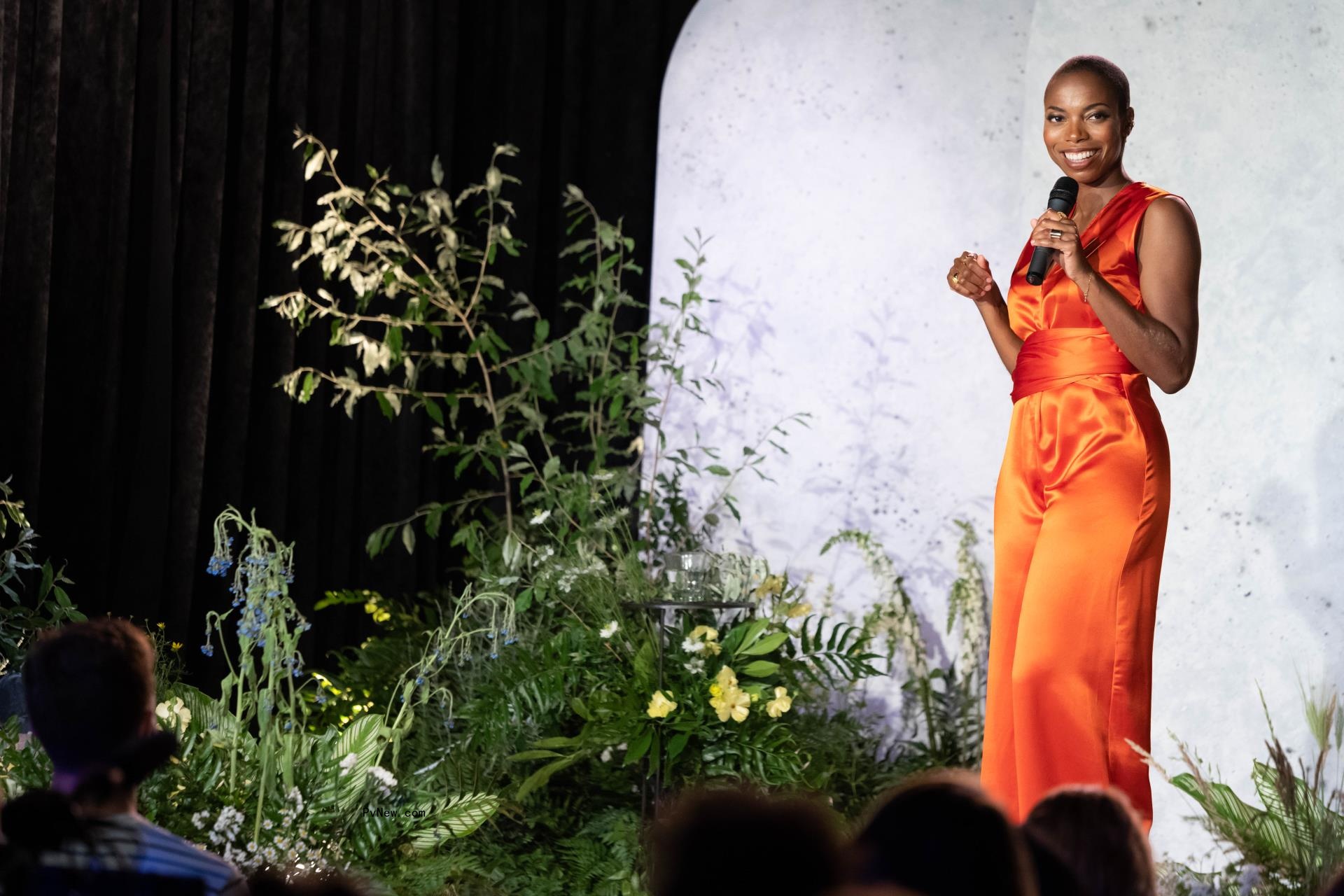 Sasheer Zamata Sets Comedy Special ‘The First Woman’ Via 800 Pound Gorilla and YouTube