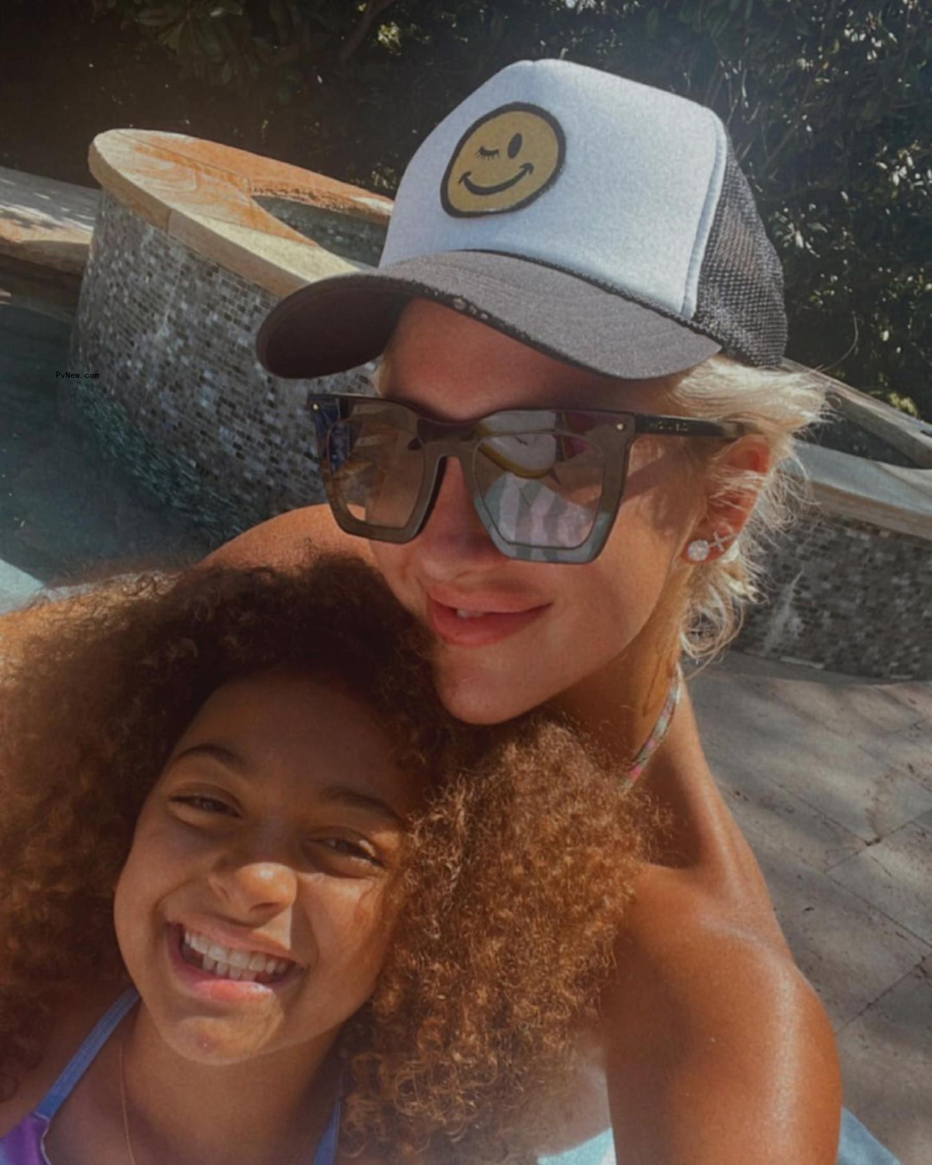 A selfie of Savannah Chrisley and Chloe.