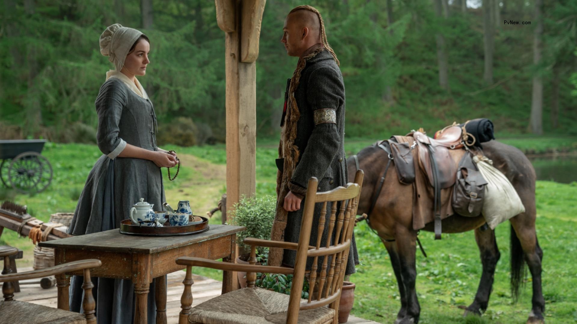 ‘Outlander’ Stars John Bell and Charles Vandervaart on the New Love Triangle Bubbling Amidst the Revolution
