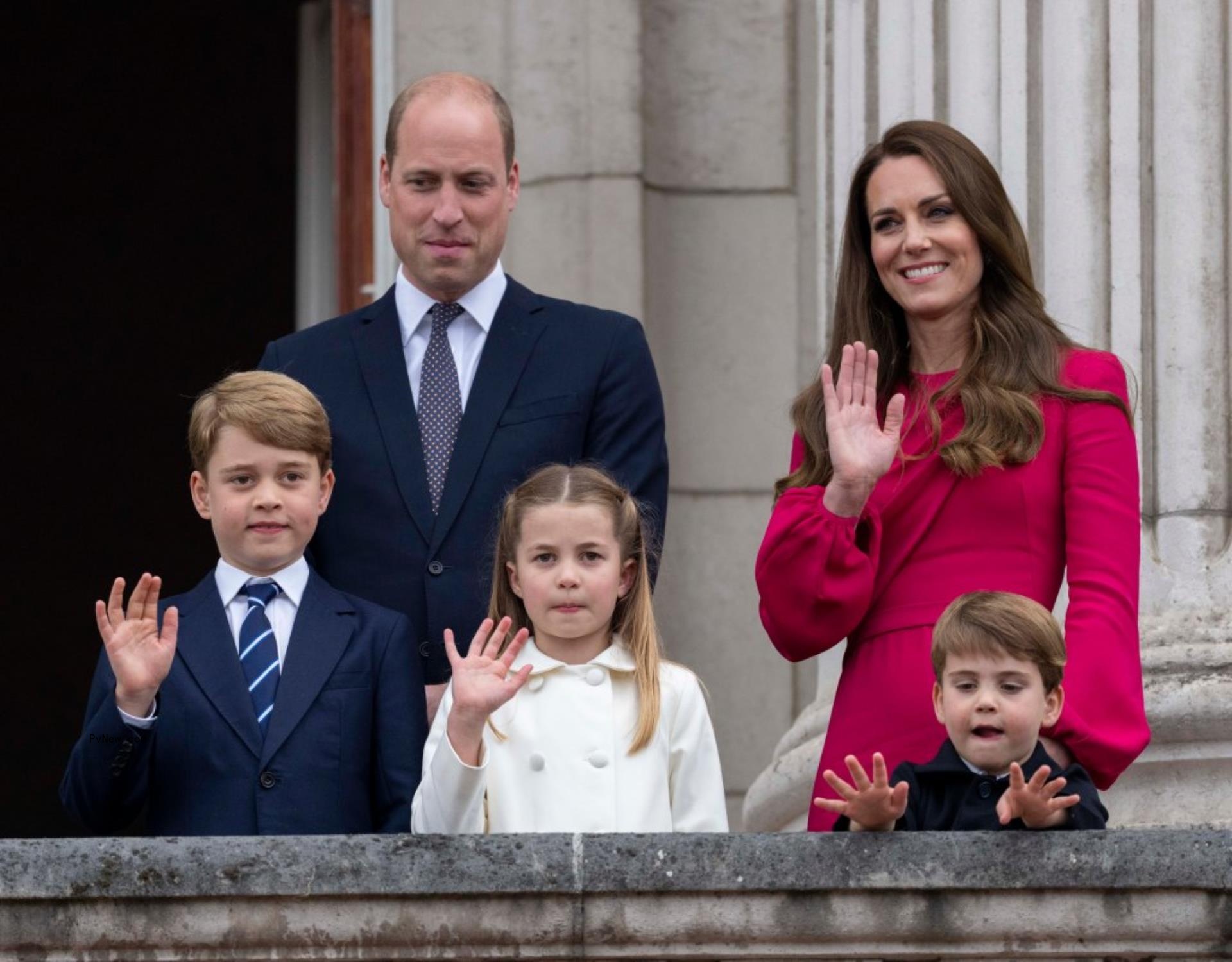 Prince George, Princess Charlotte and Prince Louis with their parents Kate Middleton and Prince William.