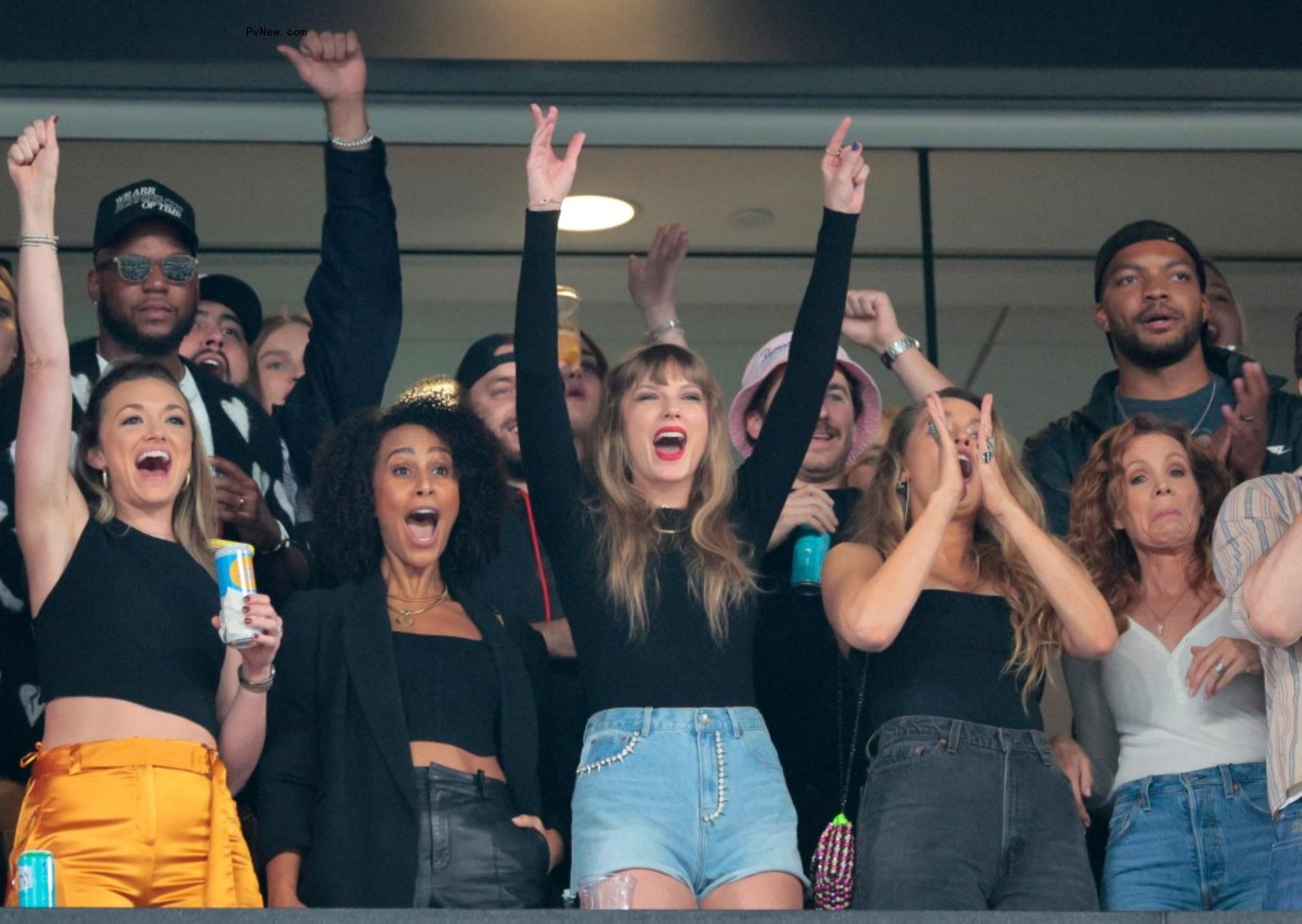 taylor swift and blake lively cheering at chiefs game