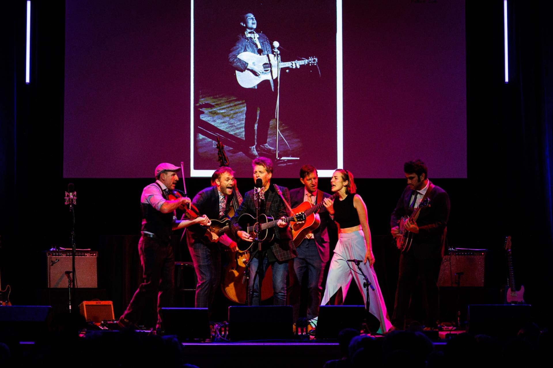 T Bone Burnett’s NYC Tribute to Bob Dylan, With Sara Bareilles and Oscar Isaac Among the Cast, Is Worthy of a Bard: Co<i></i>ncert Review