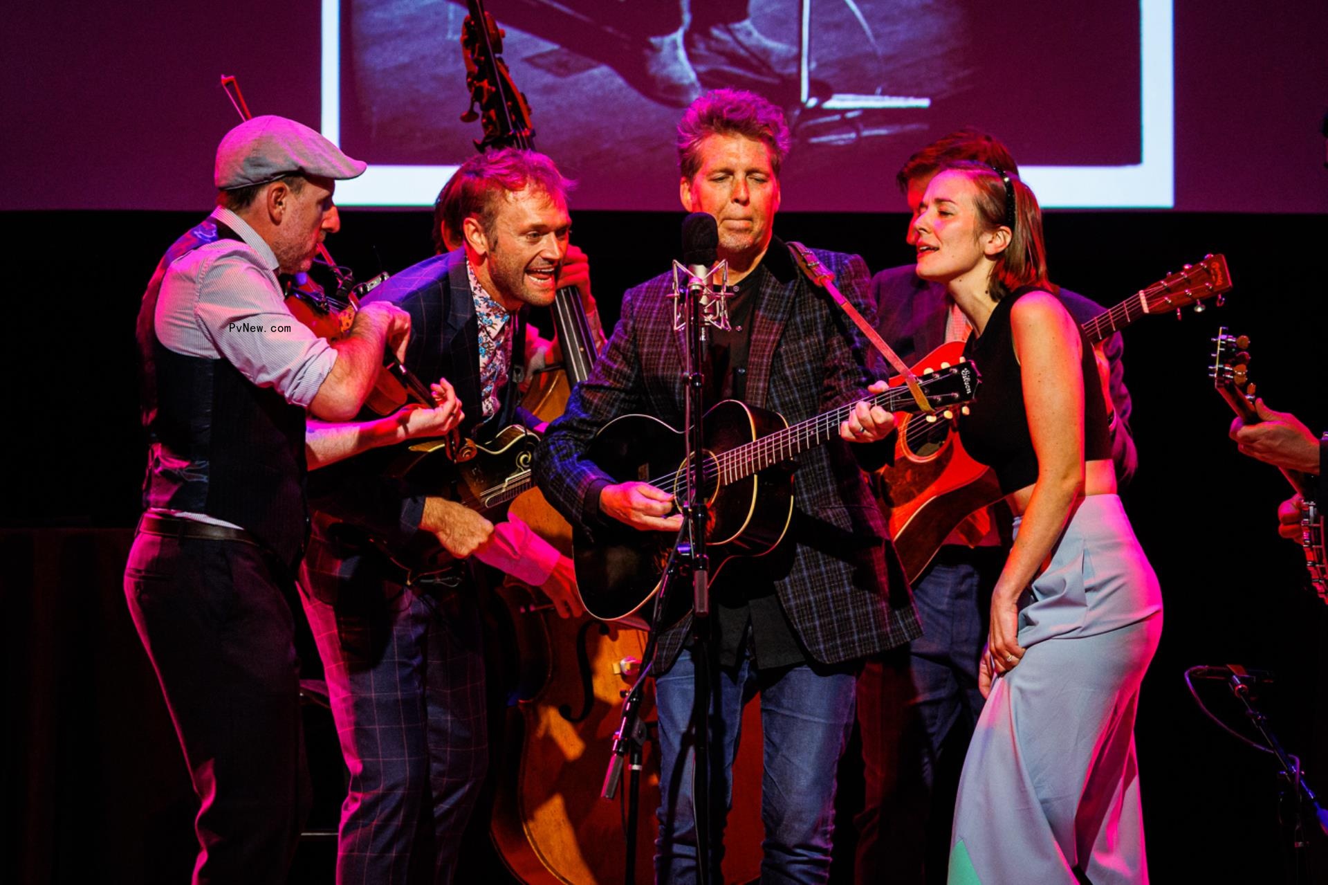 T Bone Burnett’s NYC Tribute to Bob Dylan, With Sara Bareilles and Oscar Isaac Among the Cast, Is Worthy of a Bard: Co<i></i>ncert Review