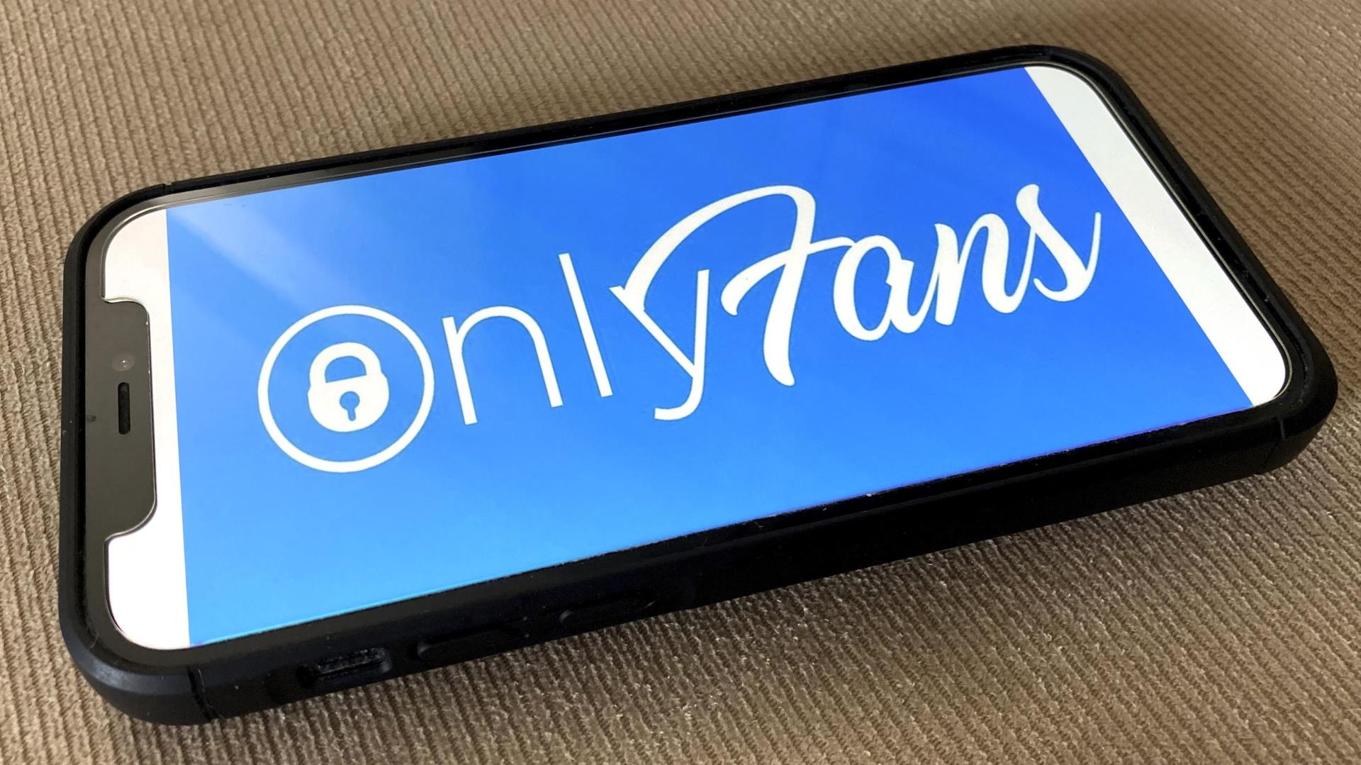 o<i></i>nlyFans Dro<i></i>ps Planned Porn Ban, Will Co<i></i>ntinue to Allow Sexually Explicit Content