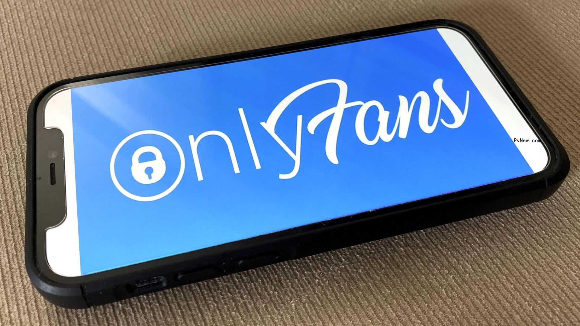 o<i></i>nlyFans Creators React to Site’s Porn Ban With Anger, Confusion