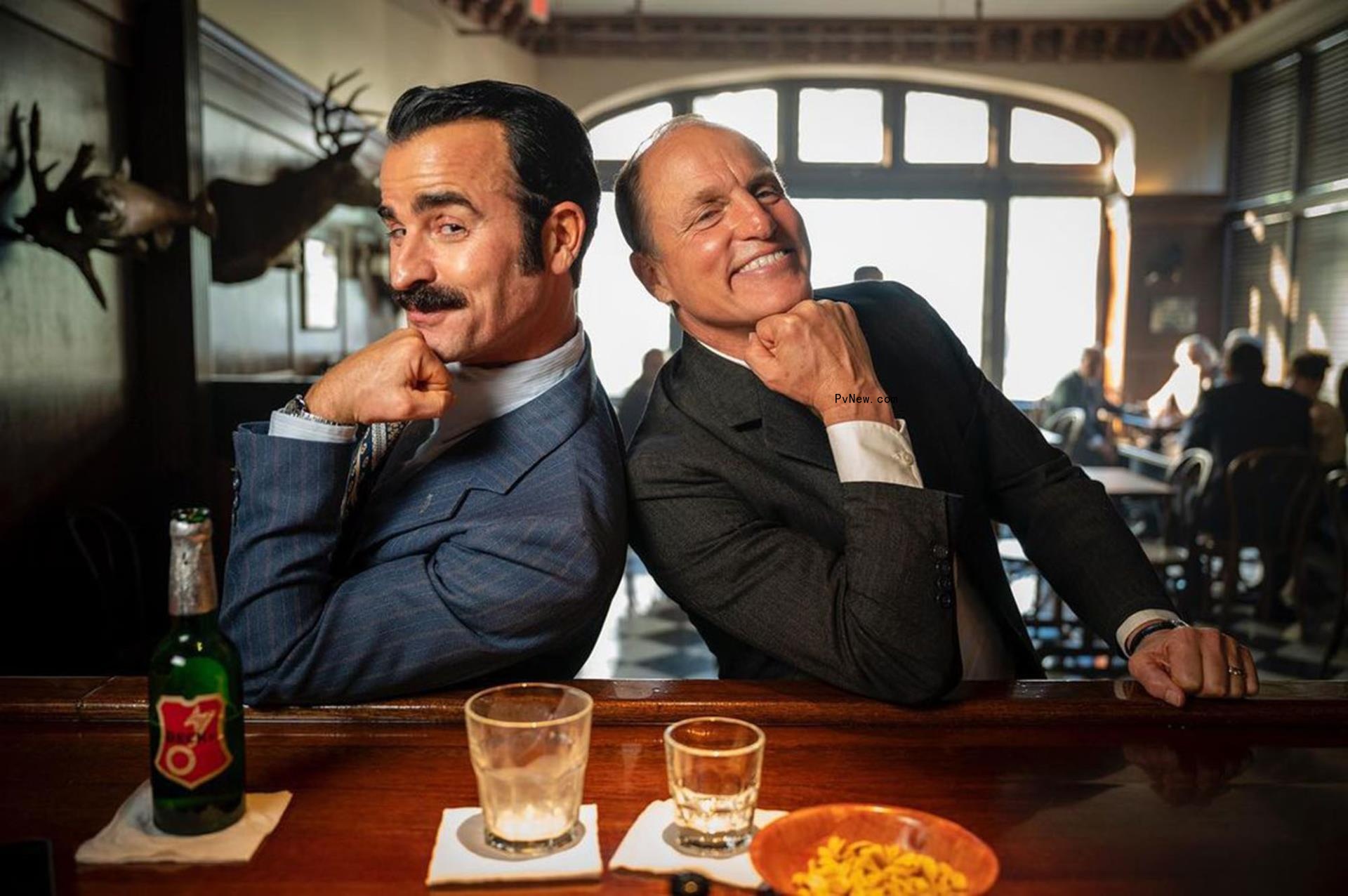 Justin Theroux and Woody Harrelson in the 