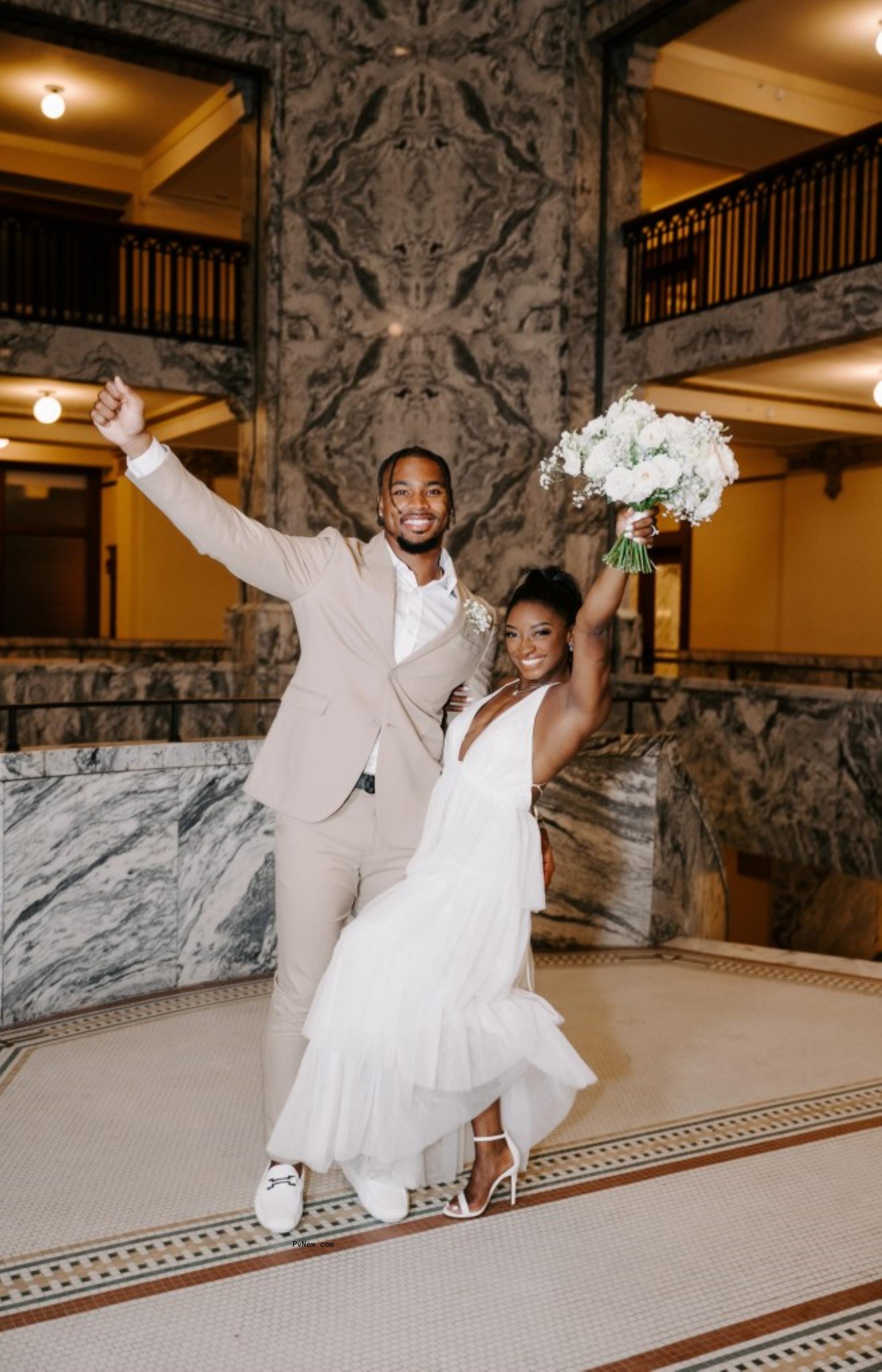 Simone Biles, Jo<i></i>nathan Owens