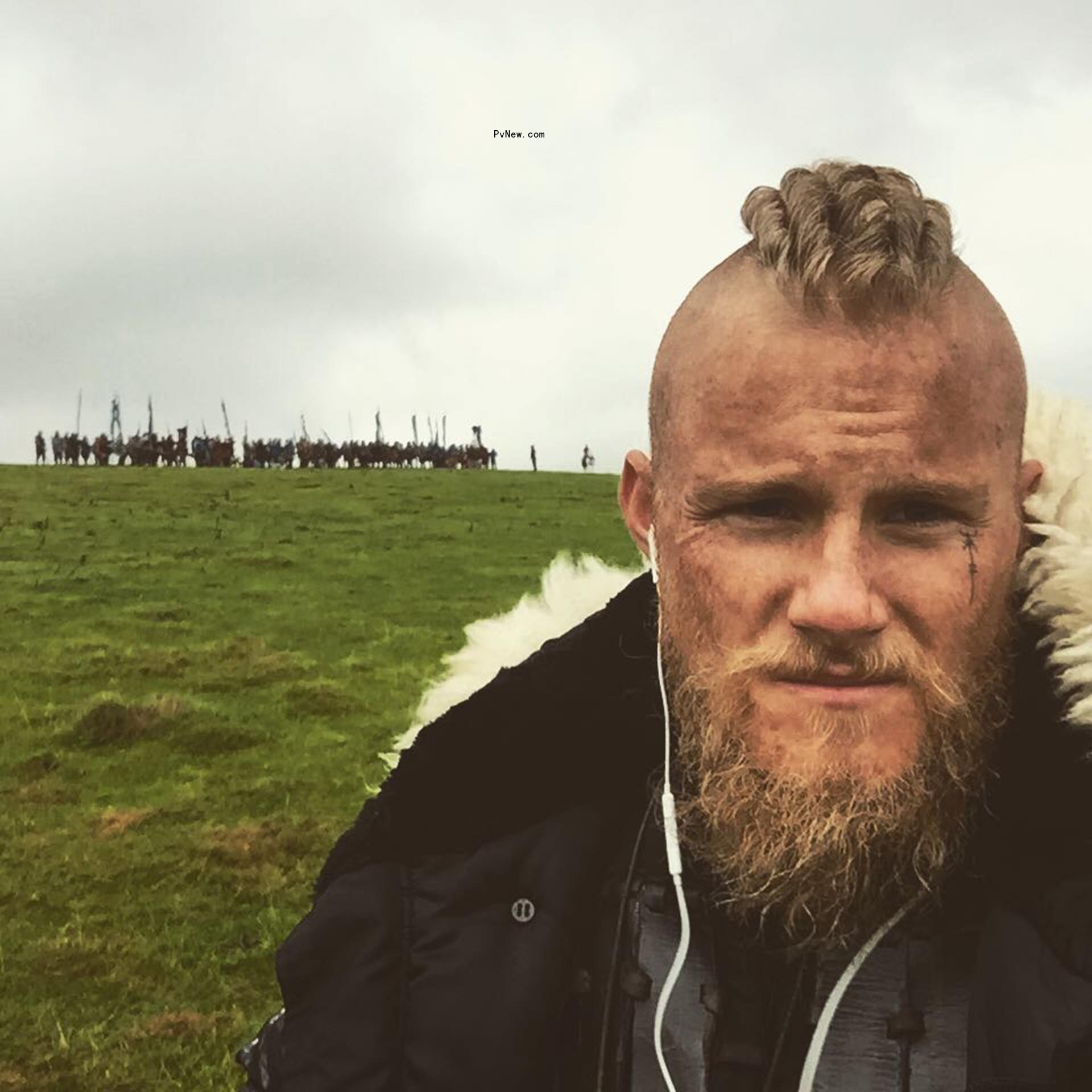 Alexander Ludwig on Vikings set
