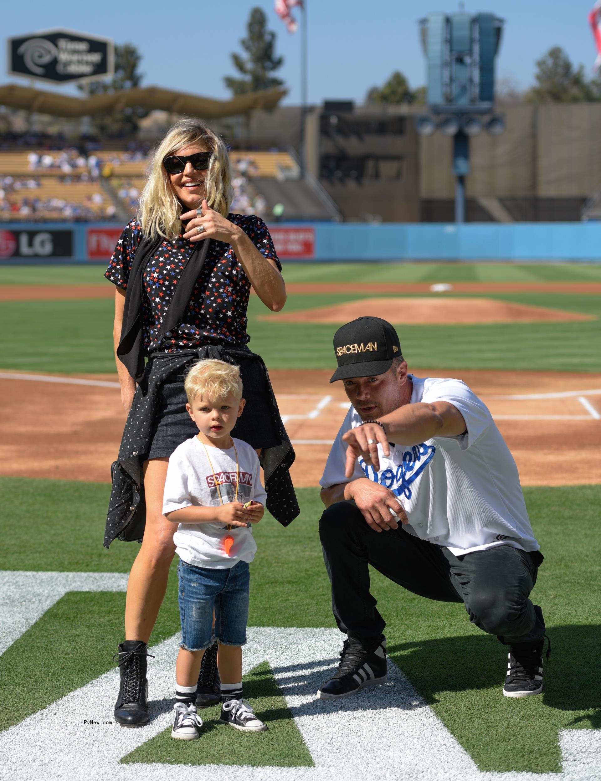 Josh Duhamel and Fergie with their son, Axl.